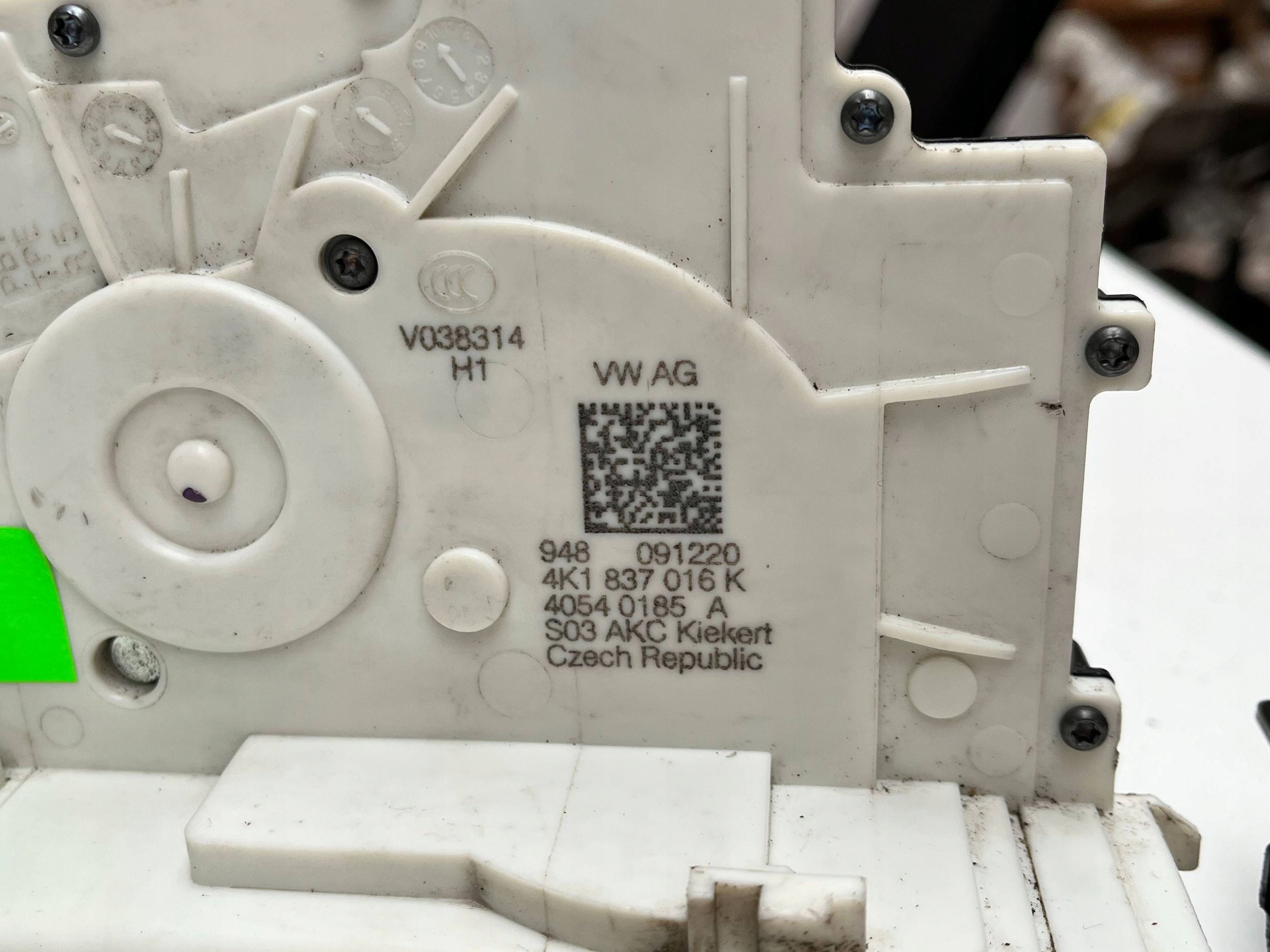 original lock door right front Audi RS Q8 4K1837016K !J
