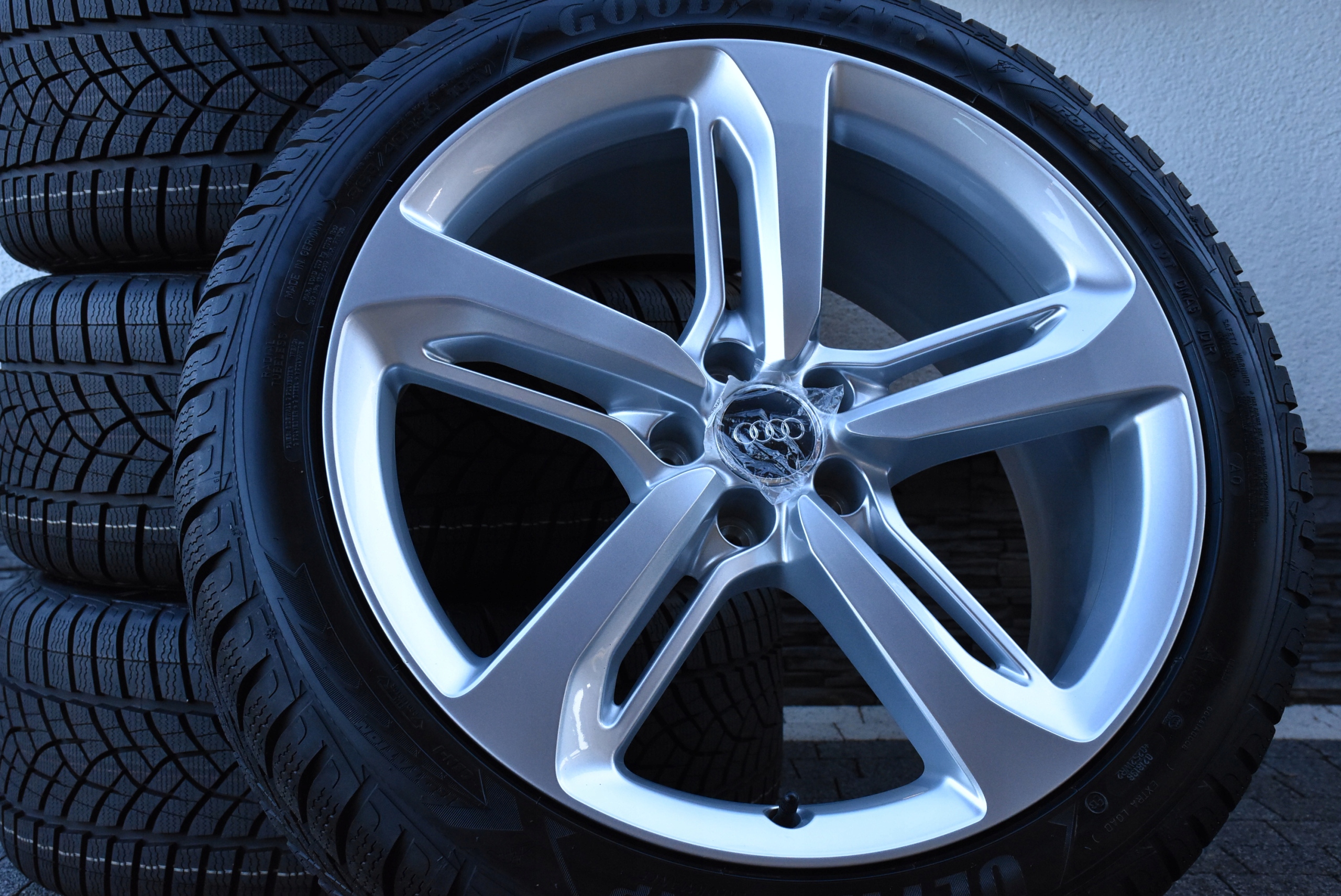 Колеса зимові OEM Audi A8 S8 D4 D5 20