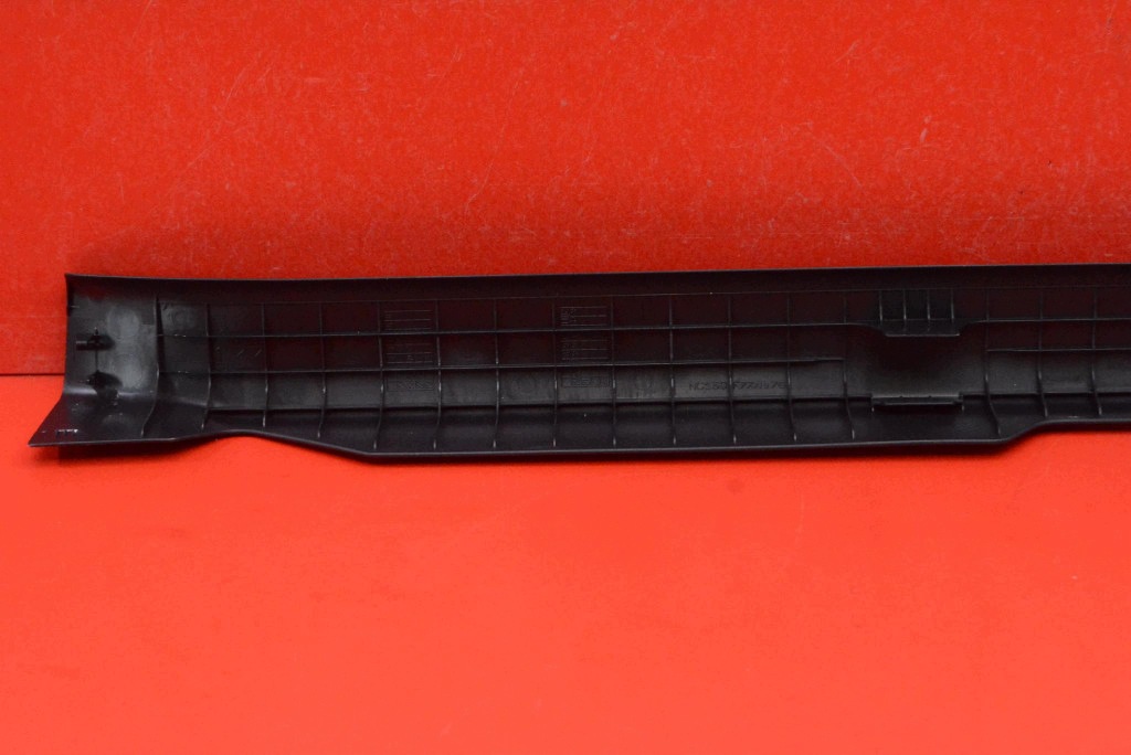 moulding threshold right front 67913-52210 TOYOTA YARIS 4 IV GR 20
