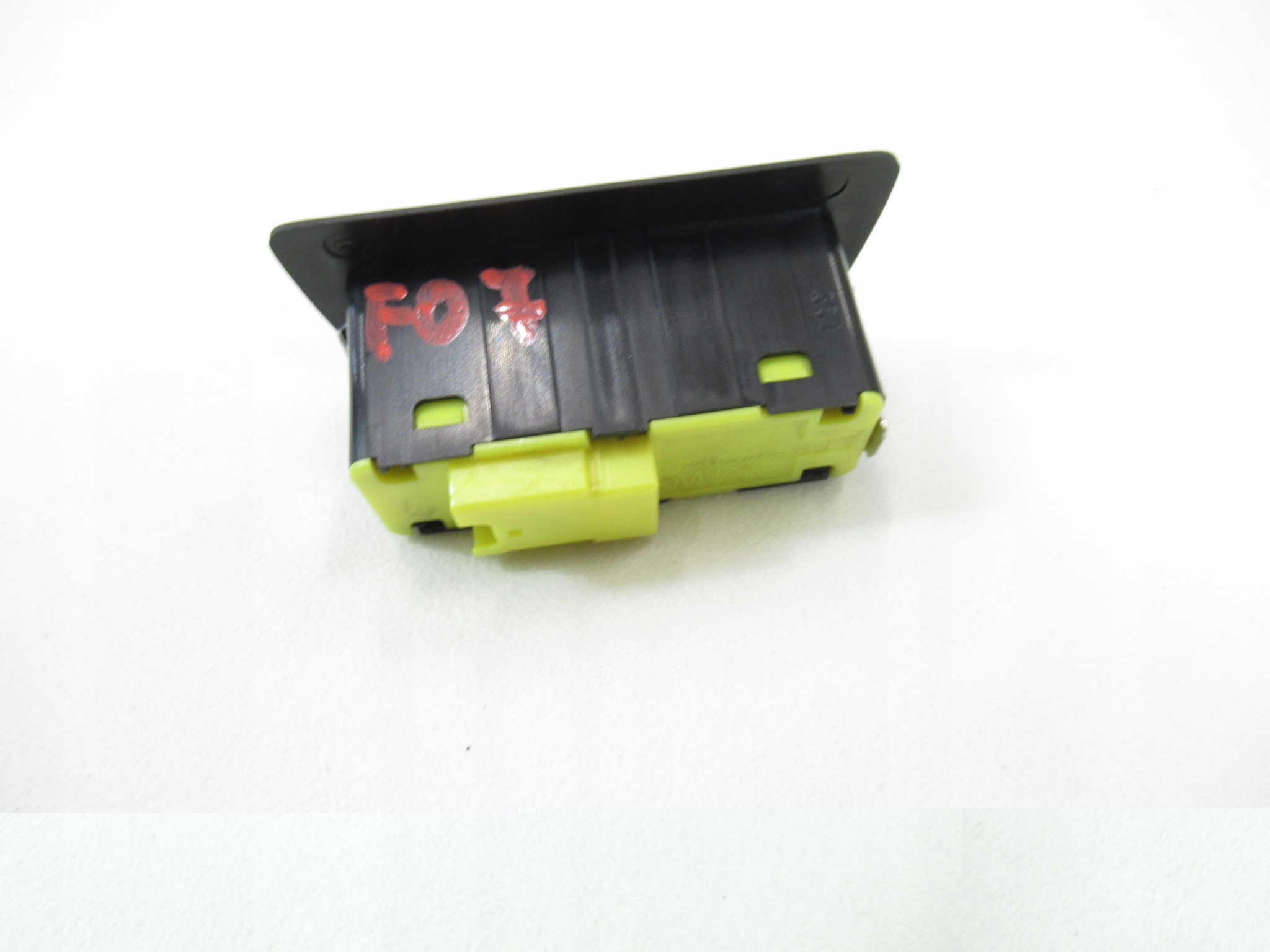 Bouton du capot centerlock BMW F07 GT