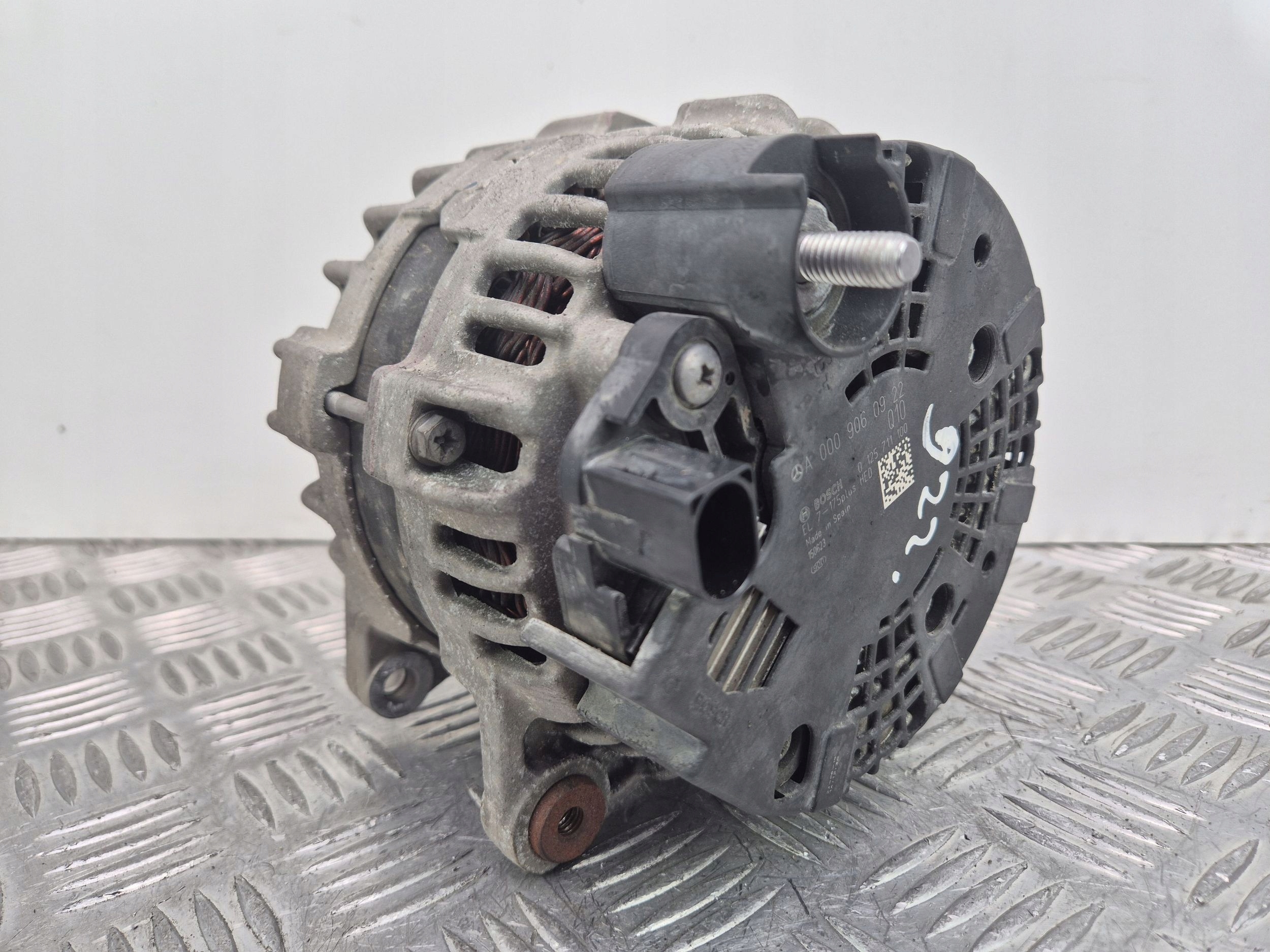 Mercedes C200 CGI W205 Alternator A0009060922