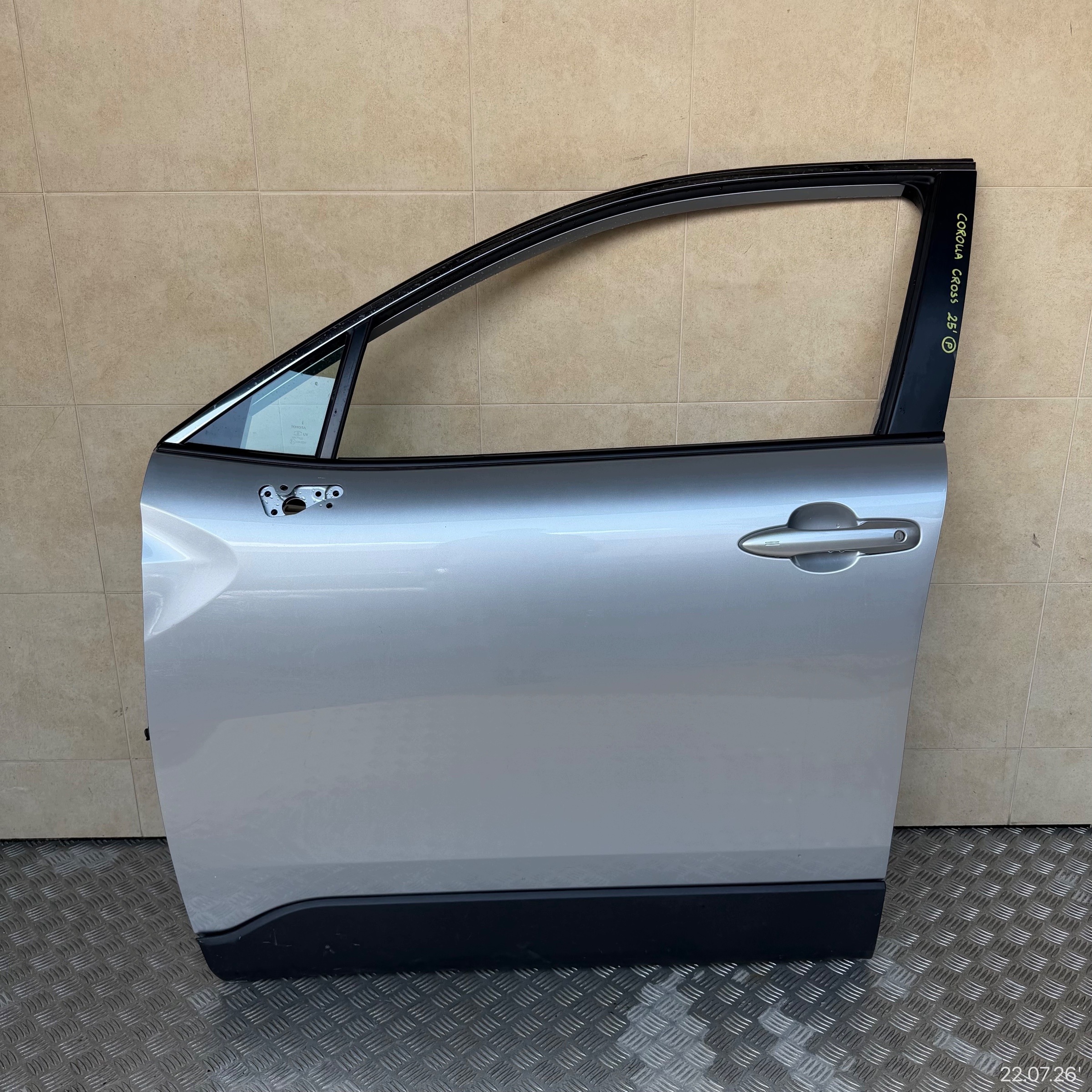 door complete front left TOYOTA COROLLA CROSS 2025 ROK