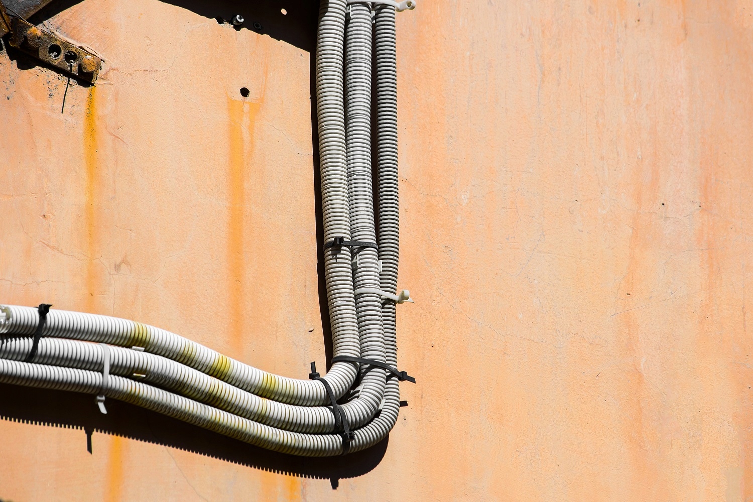 Opaski kablowe zaciskowe trytka UV czarne 7,5x300 Materiał nylon