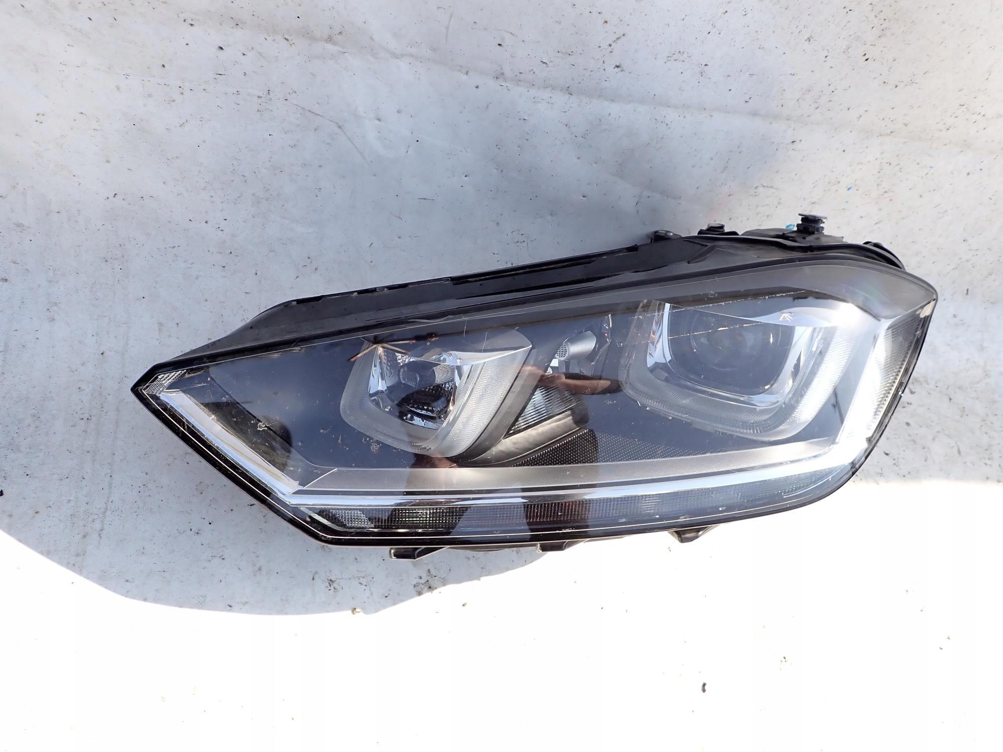 VW GOLF SPORTSVAN 14-18 light front left XENON