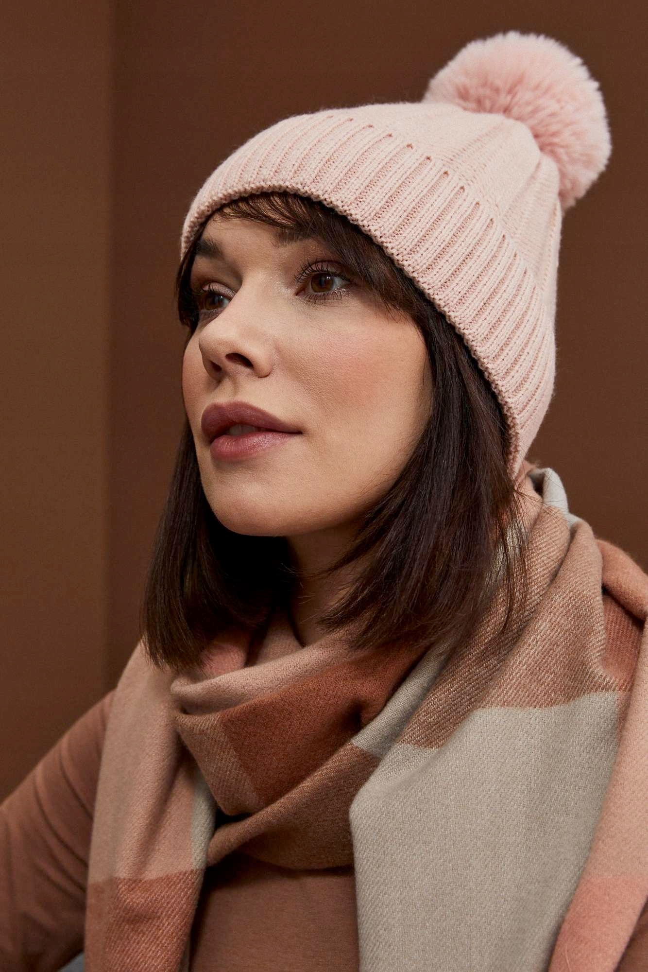 Czapka z pomponem od MOODO