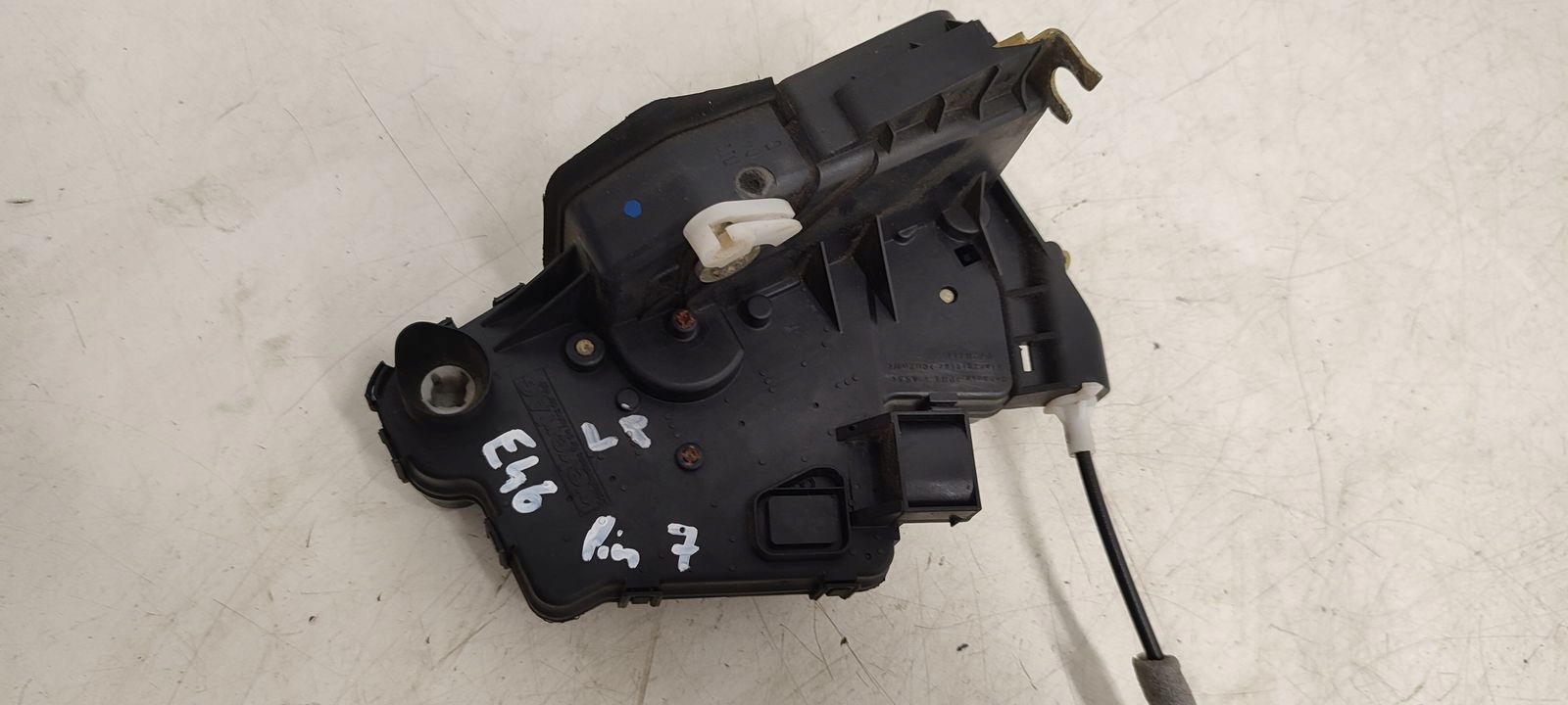 lock door front front left BMW E46 2,2 LIFT