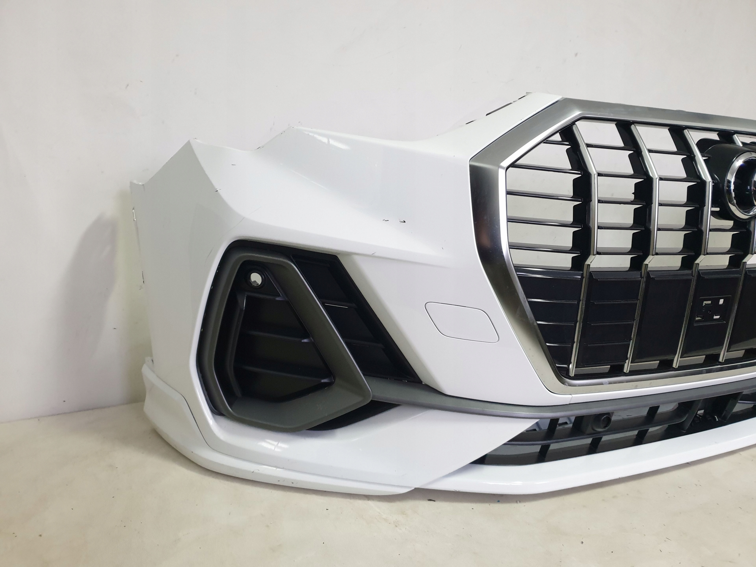 AUDI Q3 II 83A S-LINE 19-25 bumper front 4 x PDC 83A807438D 83A807437D