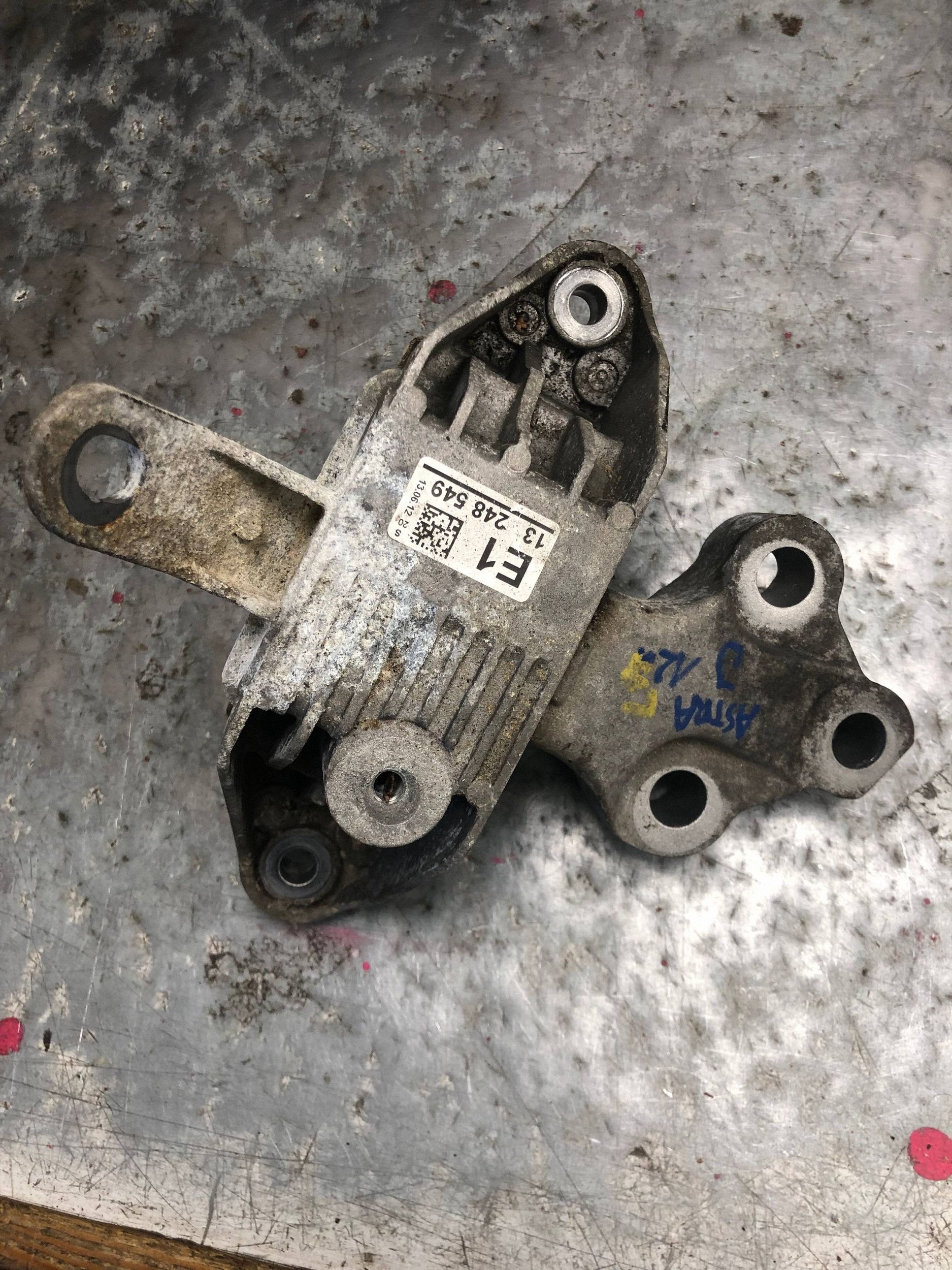 stütze motorlager OPEL ASTRA J 13248549