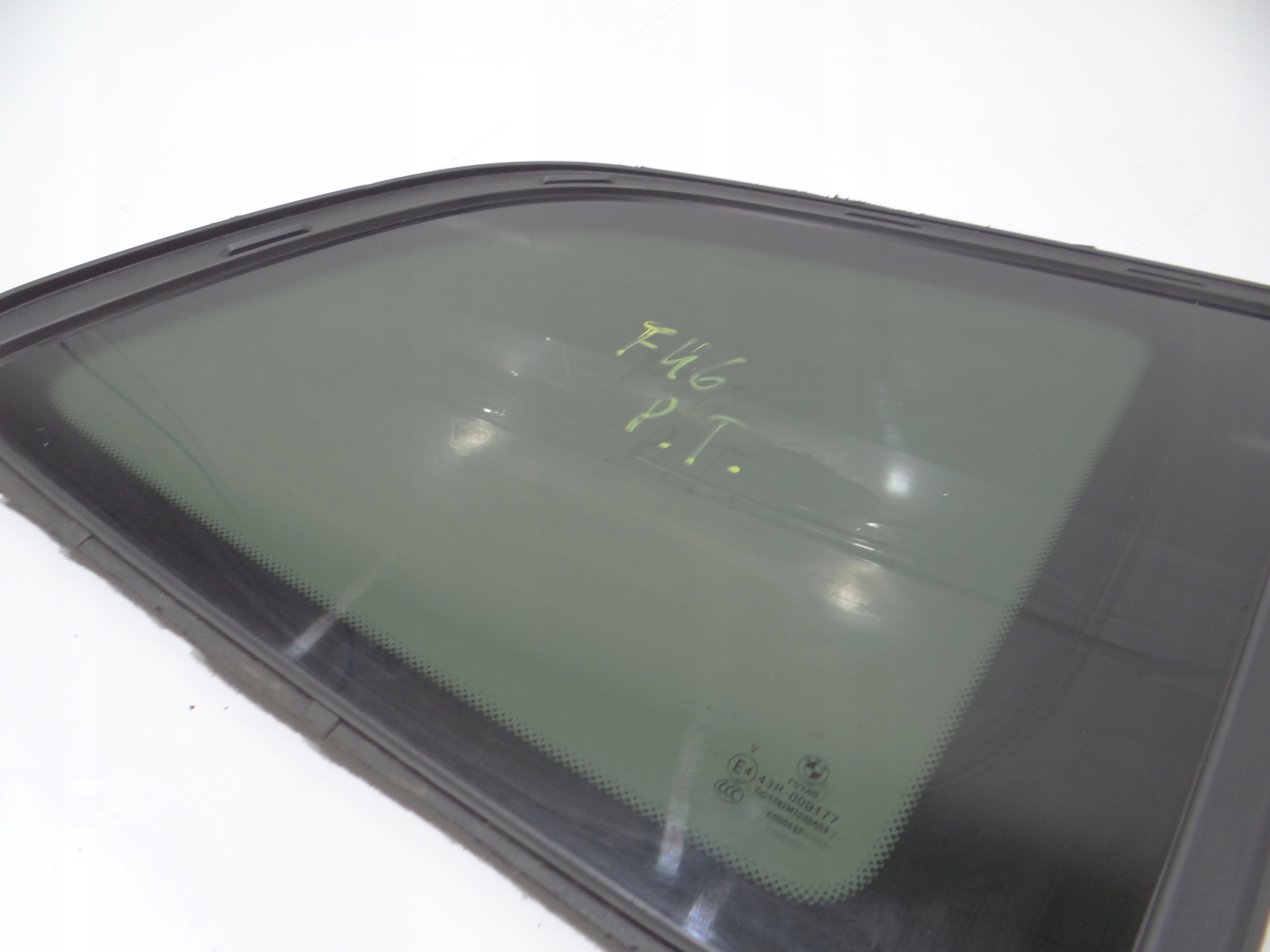 window bodywork right rear part BMW F46 OE