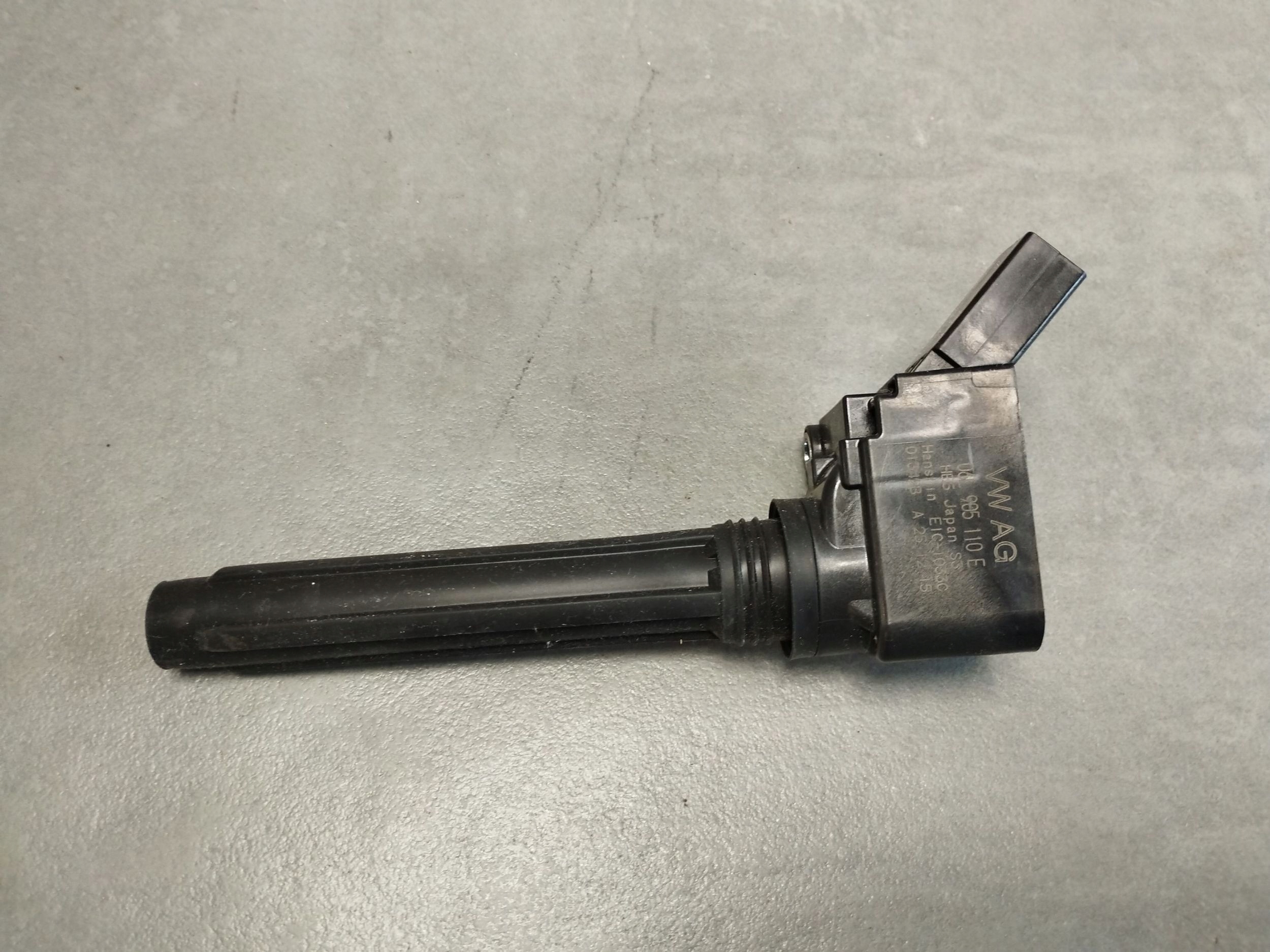 Audi A4 B9 2017 2.0 tfsi coil ignition 06L905110E