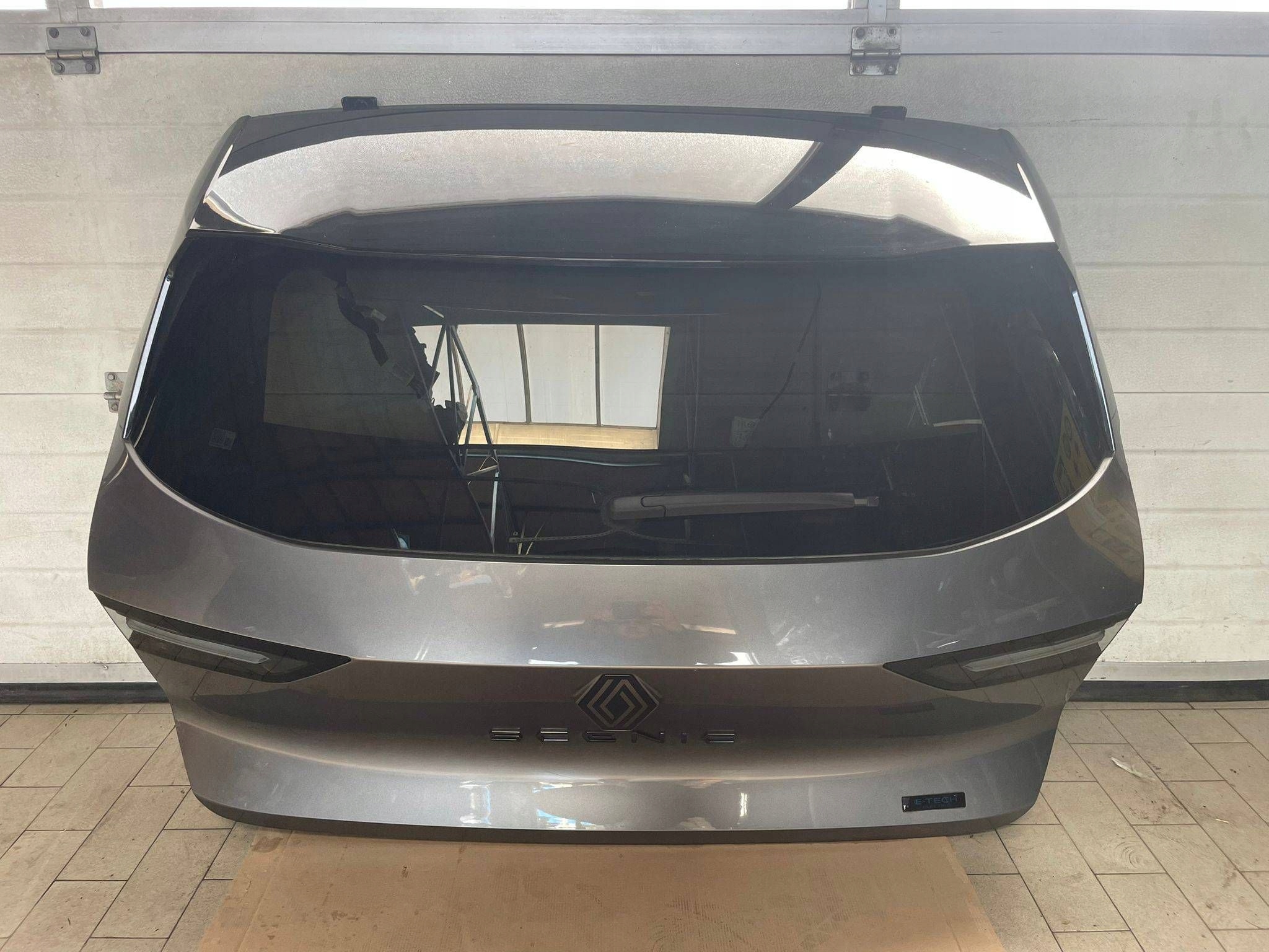 trunk door boot rear part Renault Scenic E-Tech V BIYUY as new w colour!