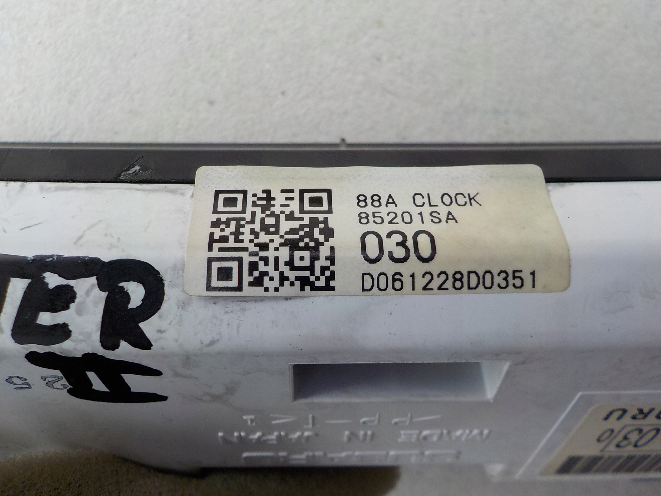 clock display subaru forester II 85201SA030