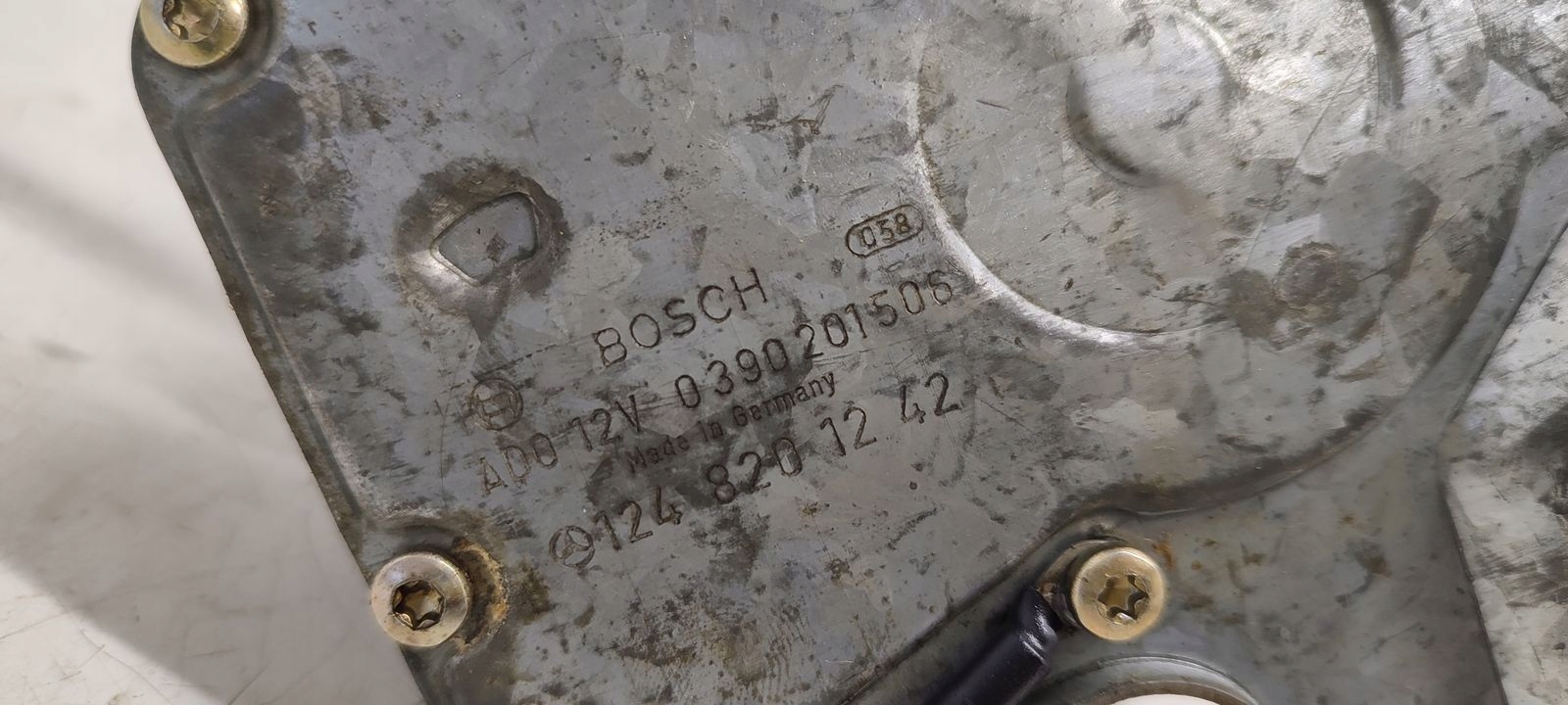 motor ablaktörlők far hátsó Mercedes W124 2,2