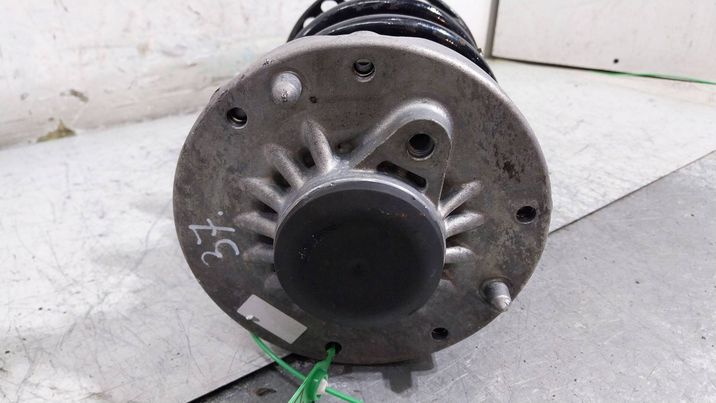 shock absorber left front 6884817 BMW 1 F40
