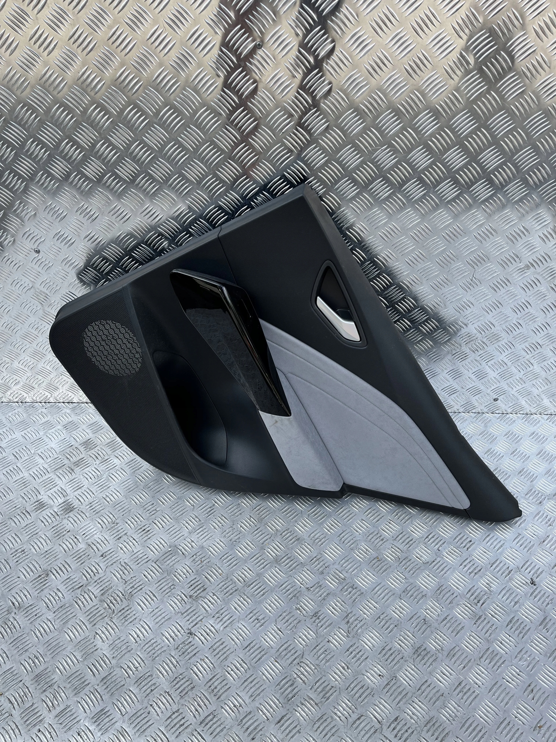 BOCZEK DRZWI TYŁ PRAWY VW ID.3 ID3