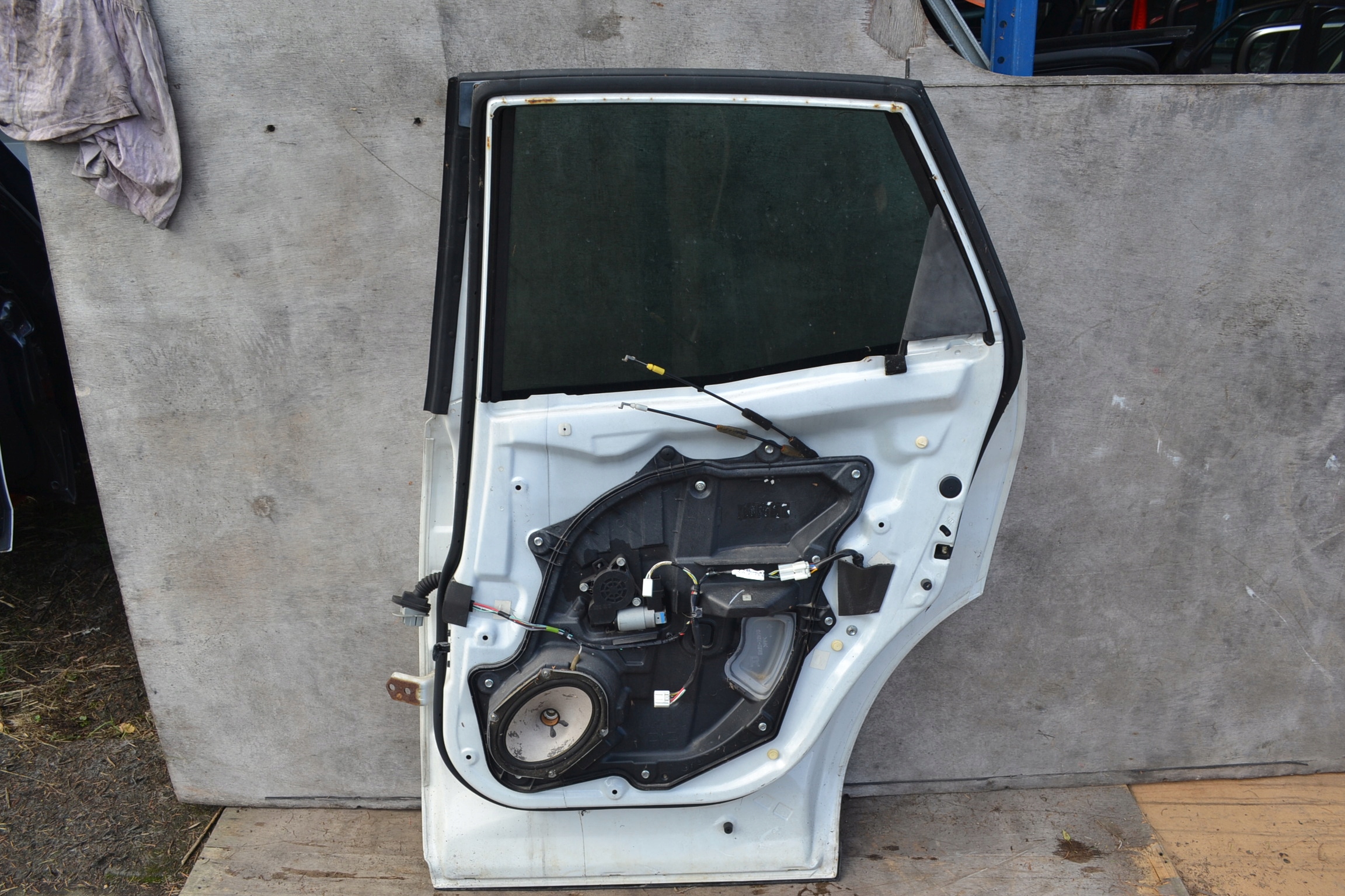MAZDA CX-7 CX7 06-12 door right rear part rear. complete