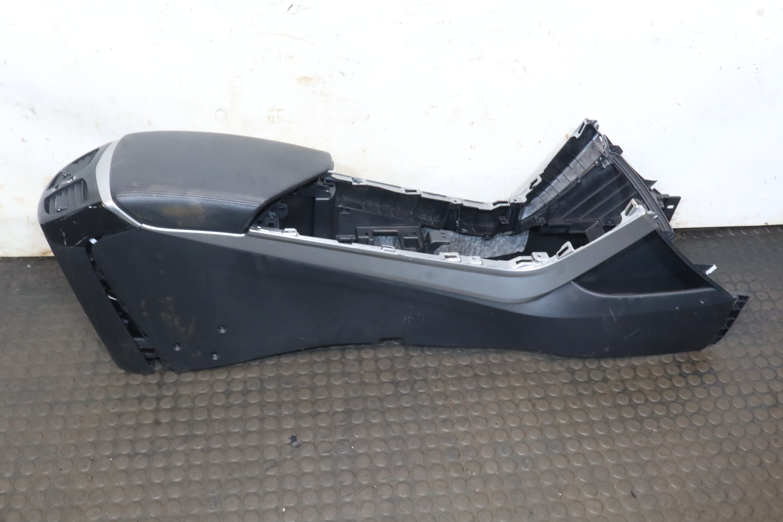 тунель середина Hyundai I40