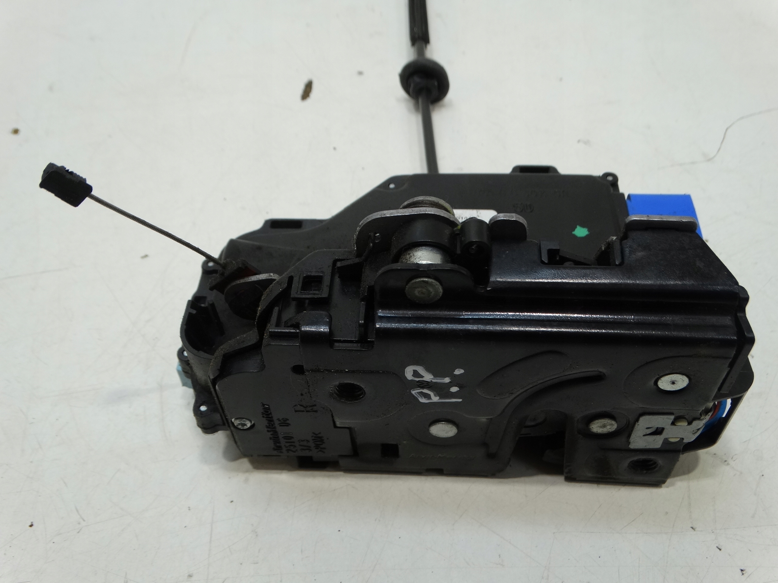lock door right front SKODA OCTAVIA II 3D1837016