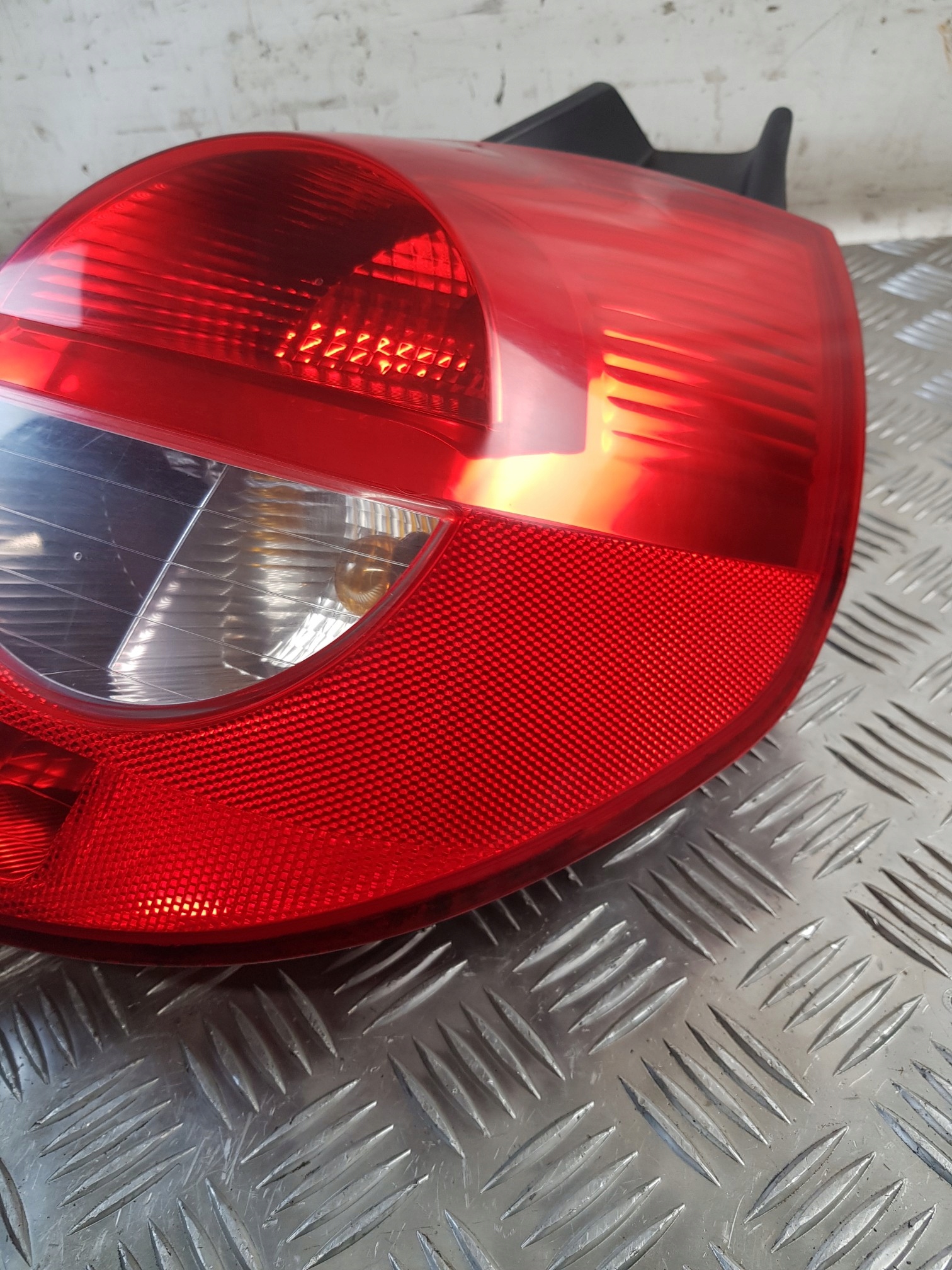 light right rear part 89035080 + insert RENAULT CLIO III HB 06R- EUROPA