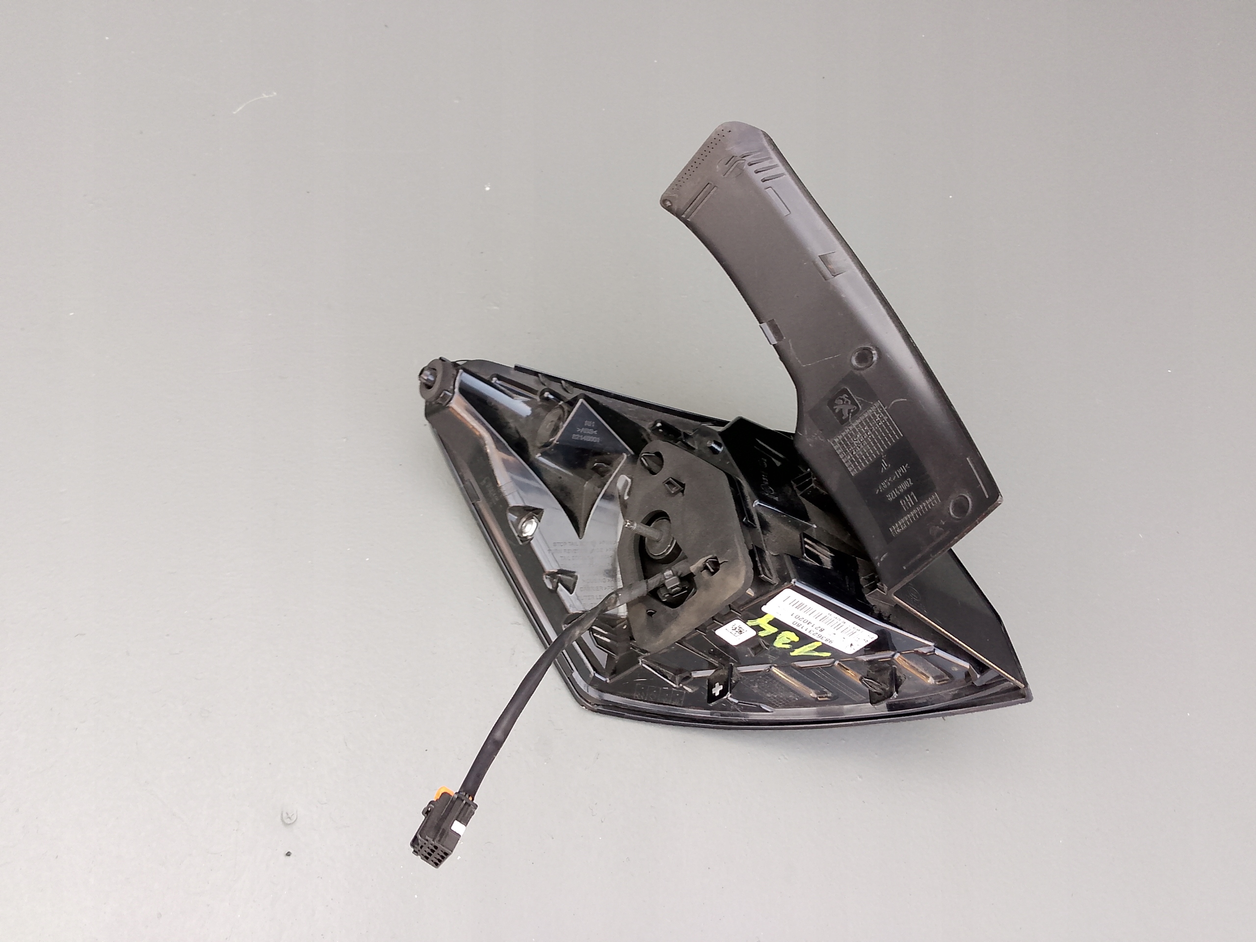 PEUGEOT 3008 II 2 21- LIFT LAMPA LED TYLNA PRAWA PRAWY TYŁ 9836231180 ÷ Typ samochodu Samochody osobowe