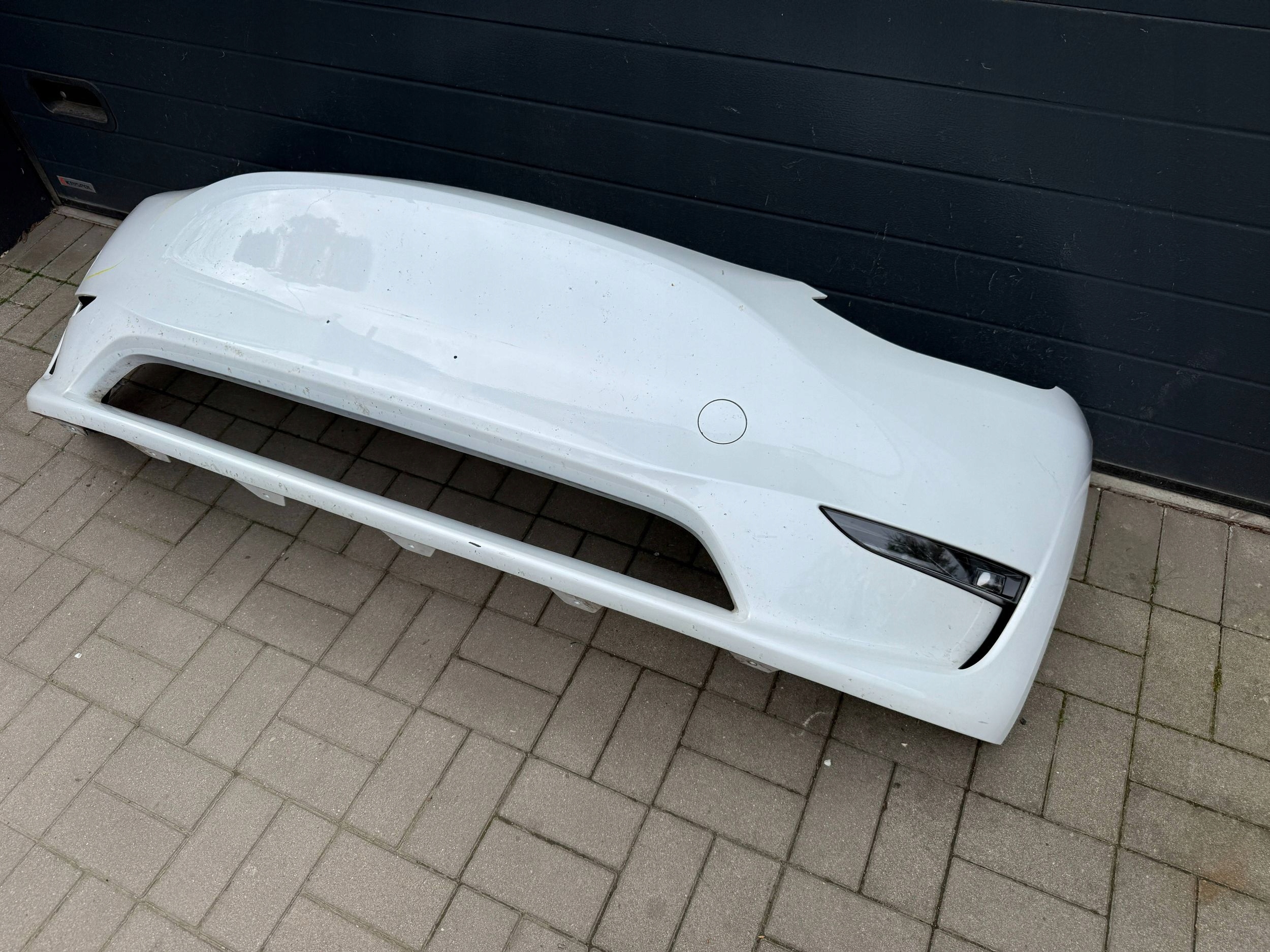 Tesla Model Y 20- bumper front front