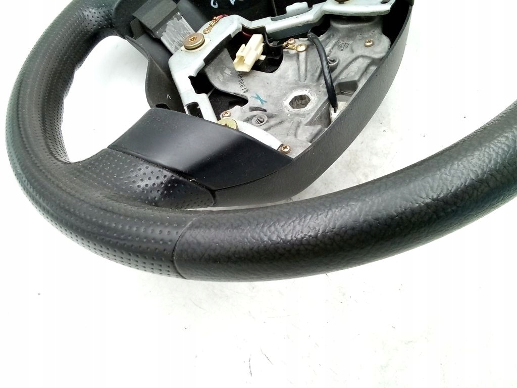 Mazda 2 II DE lenkrad trojramienna