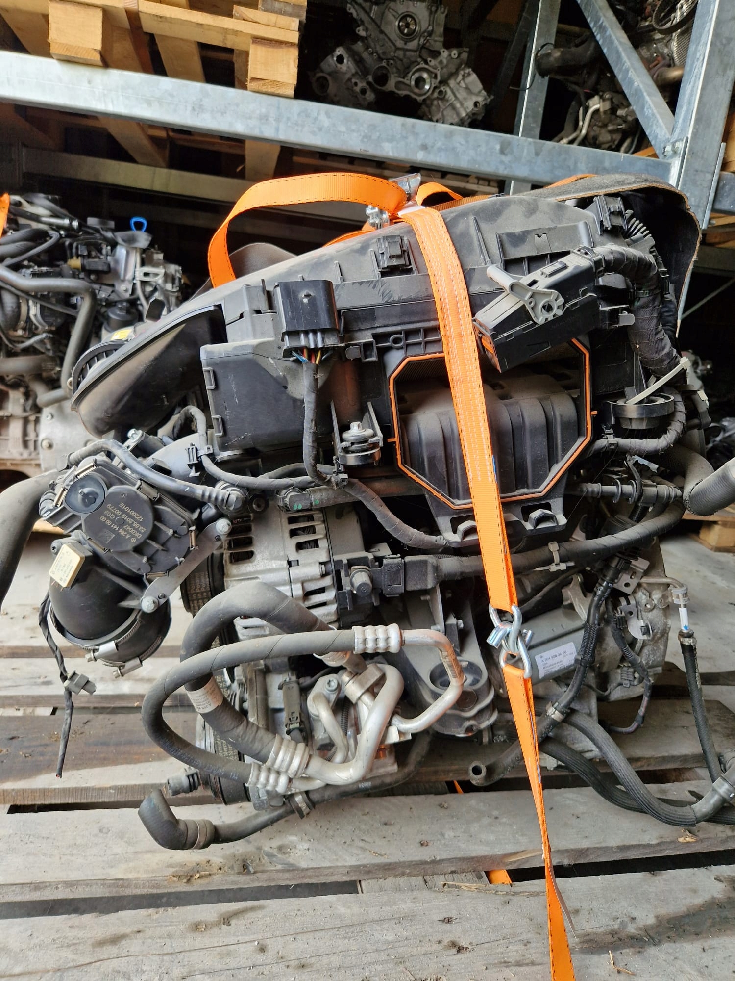 SILNIK MERCEDES E C KLASA 1.5 264 915 KOMPLETNY