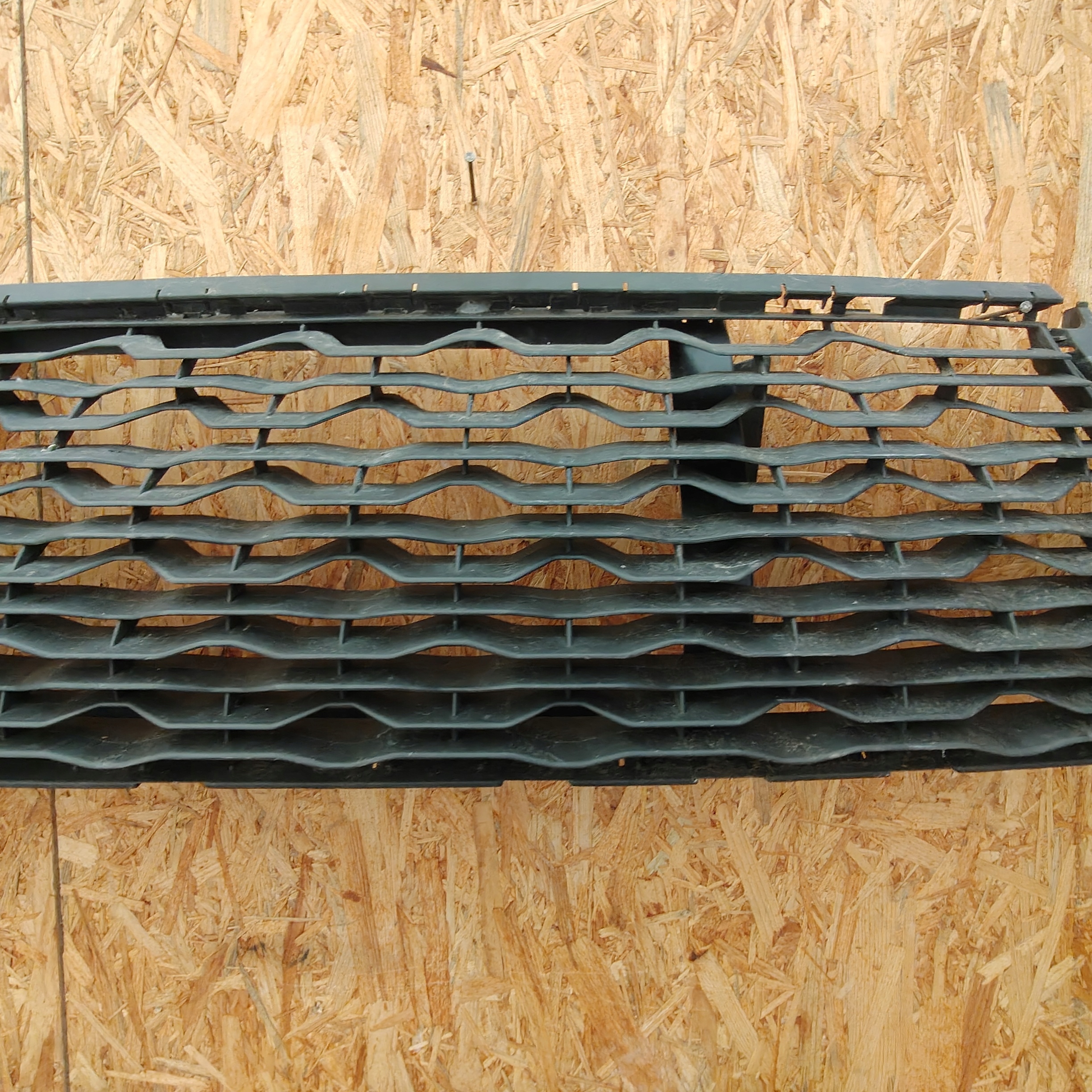 grid of a bumper front DACIA DUSTER II 622545490R
