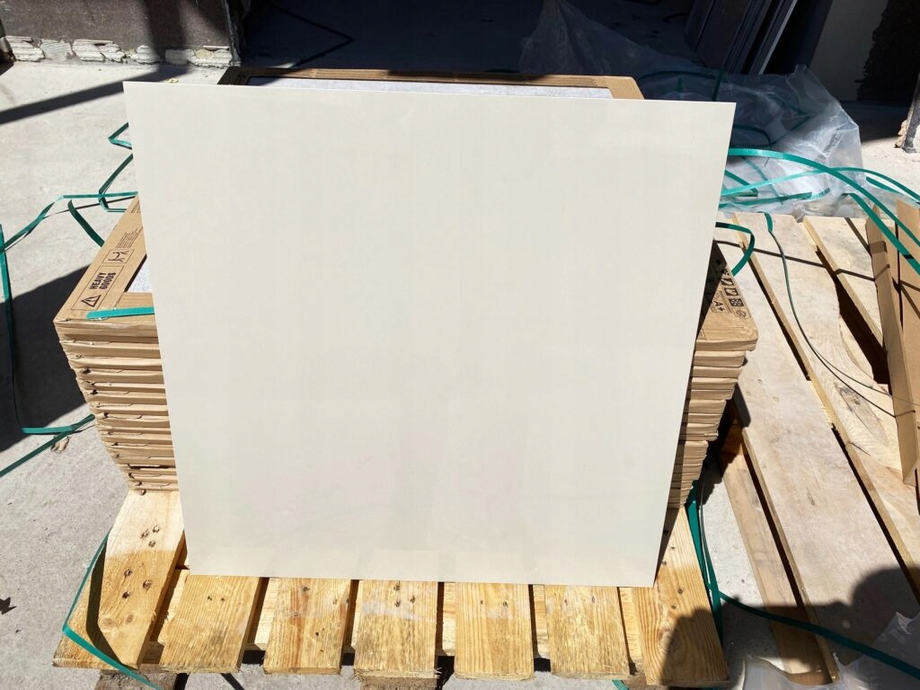 gres polerowany 60x60 Ceramstic Crema Home design