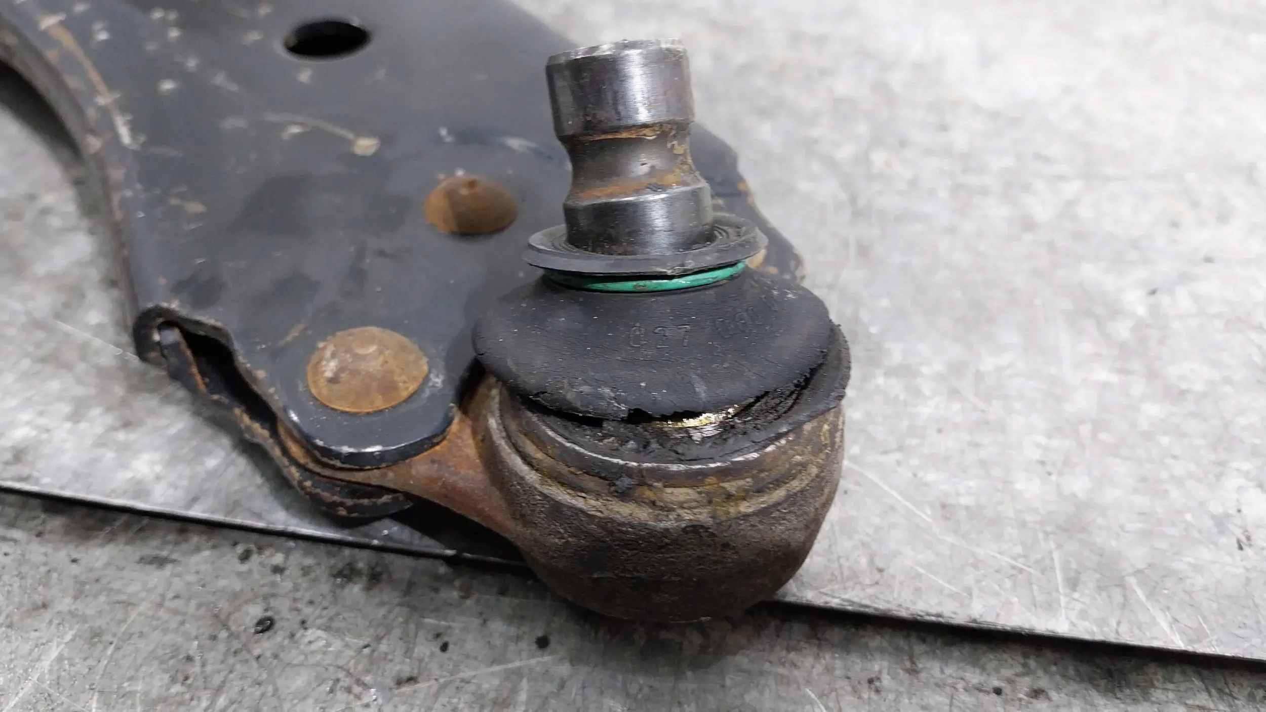 arm front left FORD FUSION FIESTA MK6