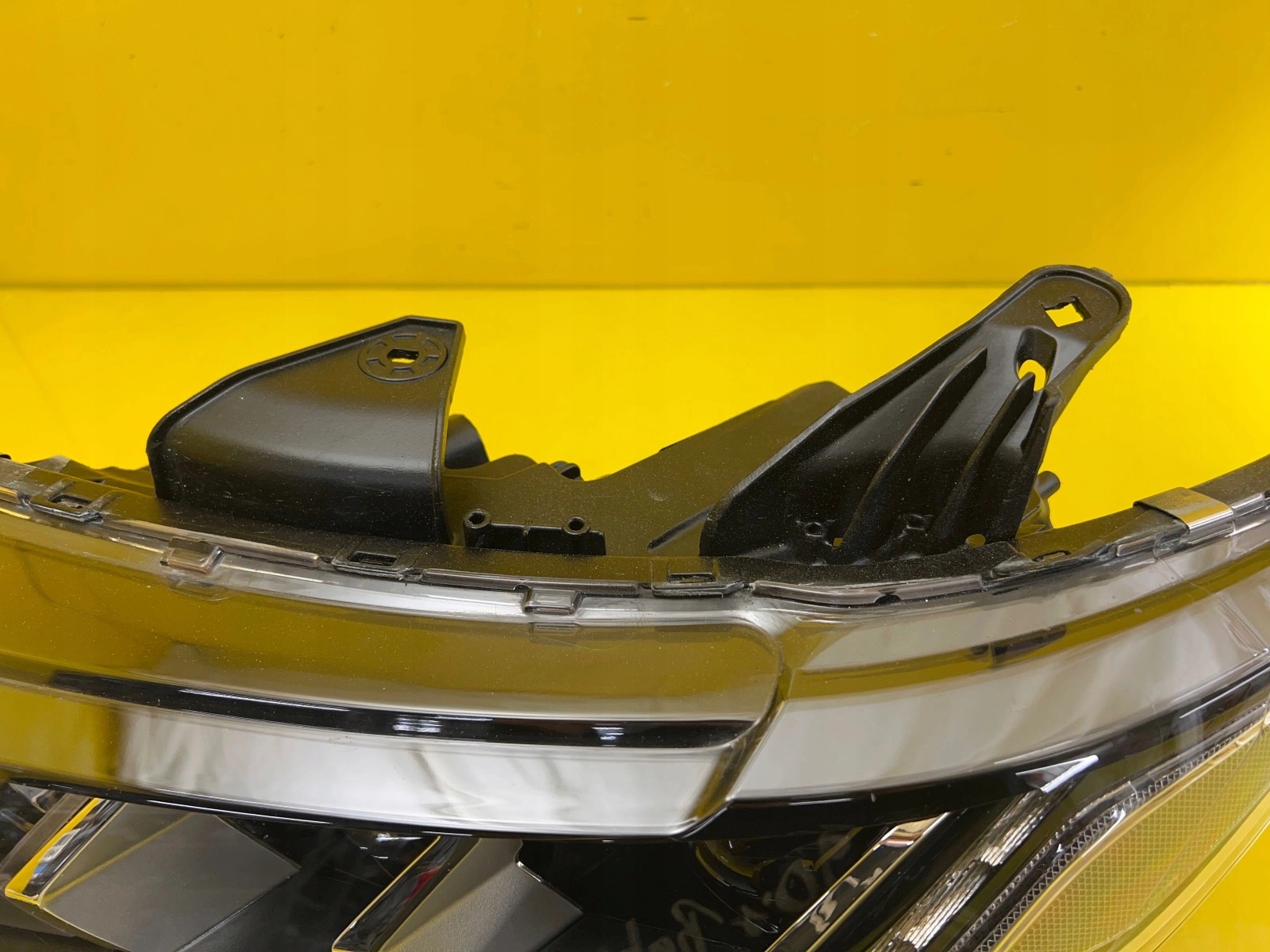 light left Mitsubishi Outlander III Lift 18- Full Led 8301D3-31