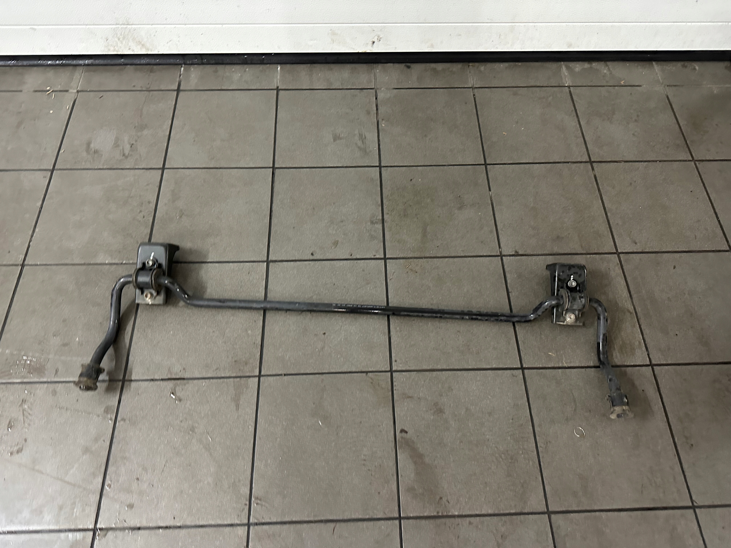 VW T6 T6.1 rear STABILIZATOR bar 7LA511407 MULTIVAN CARAVELLE as new
