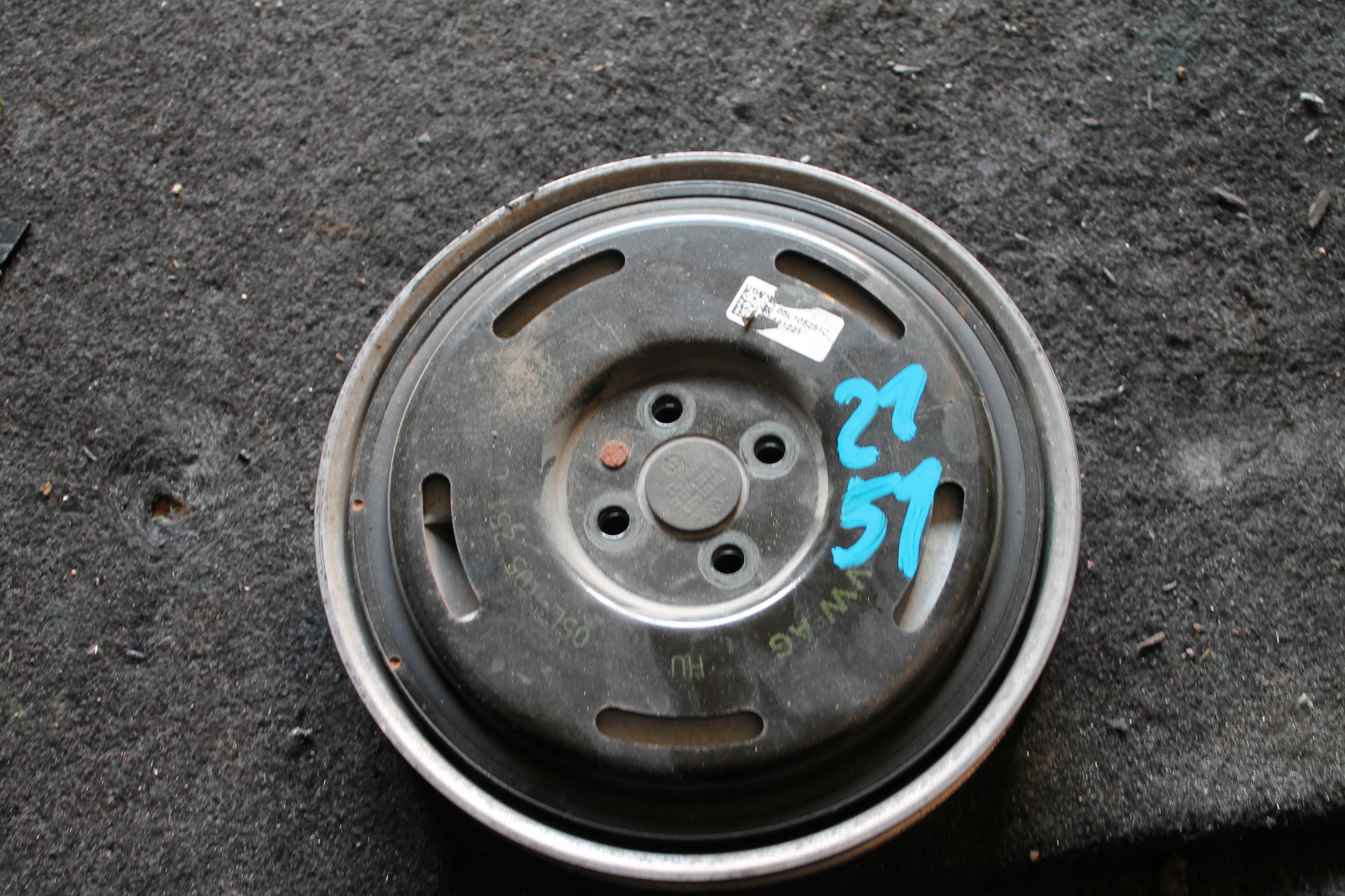 2151. pulley 05L105251C