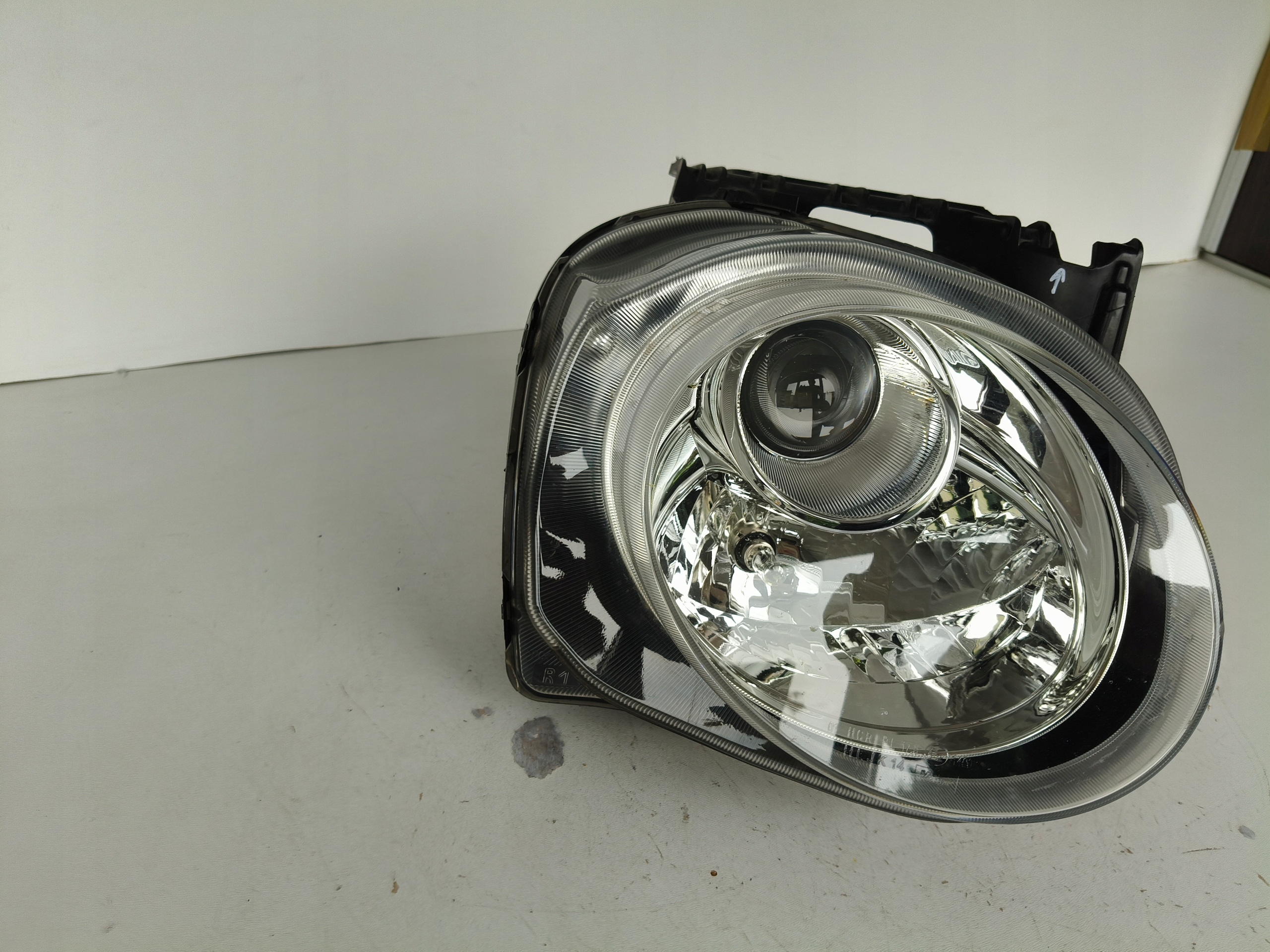 light right REFLEKTOR NISSAN JUKE 10- lens