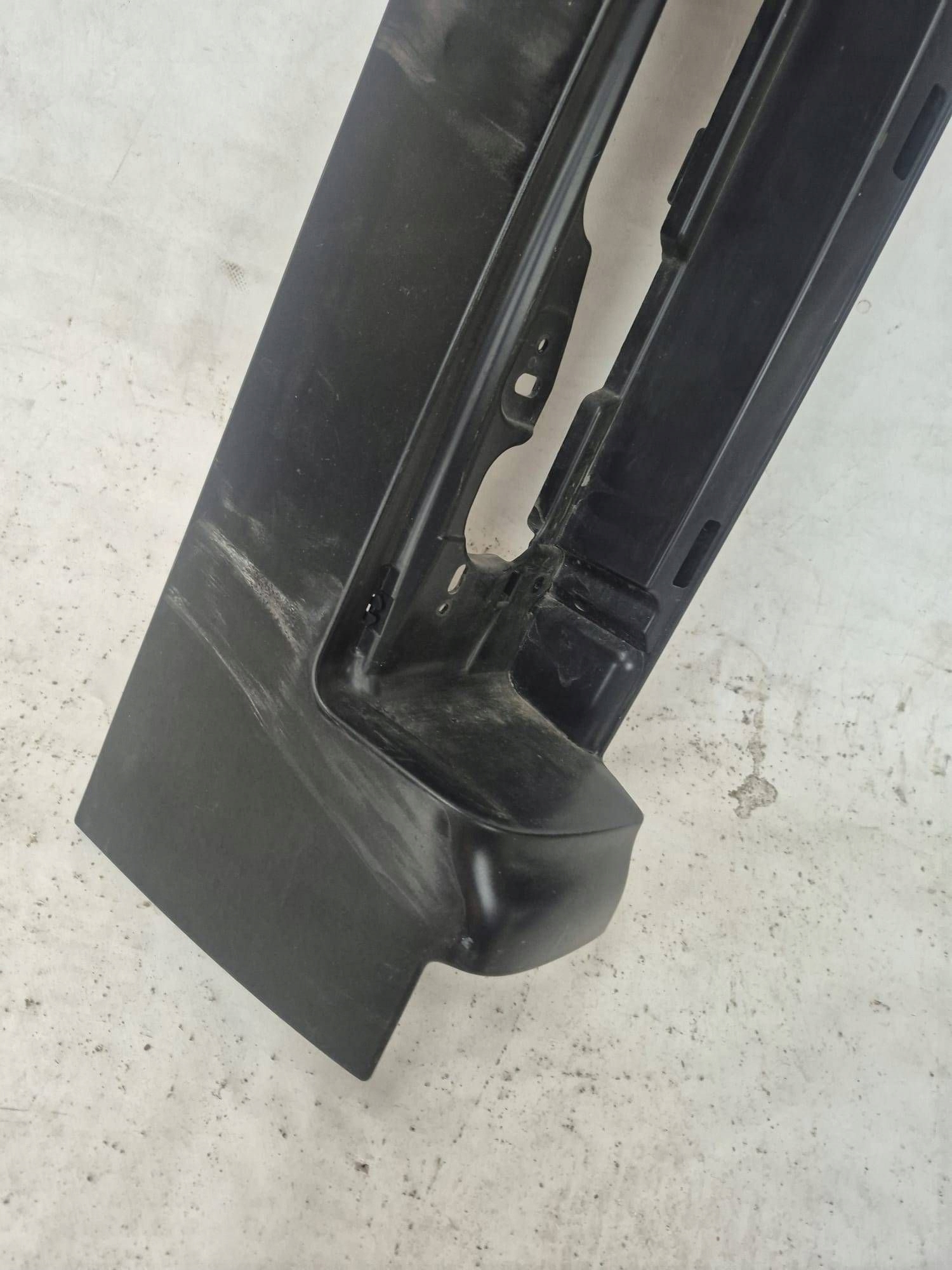 RENAULT TRAFIC III VIVARO B 14- holder frame lights left rear part
