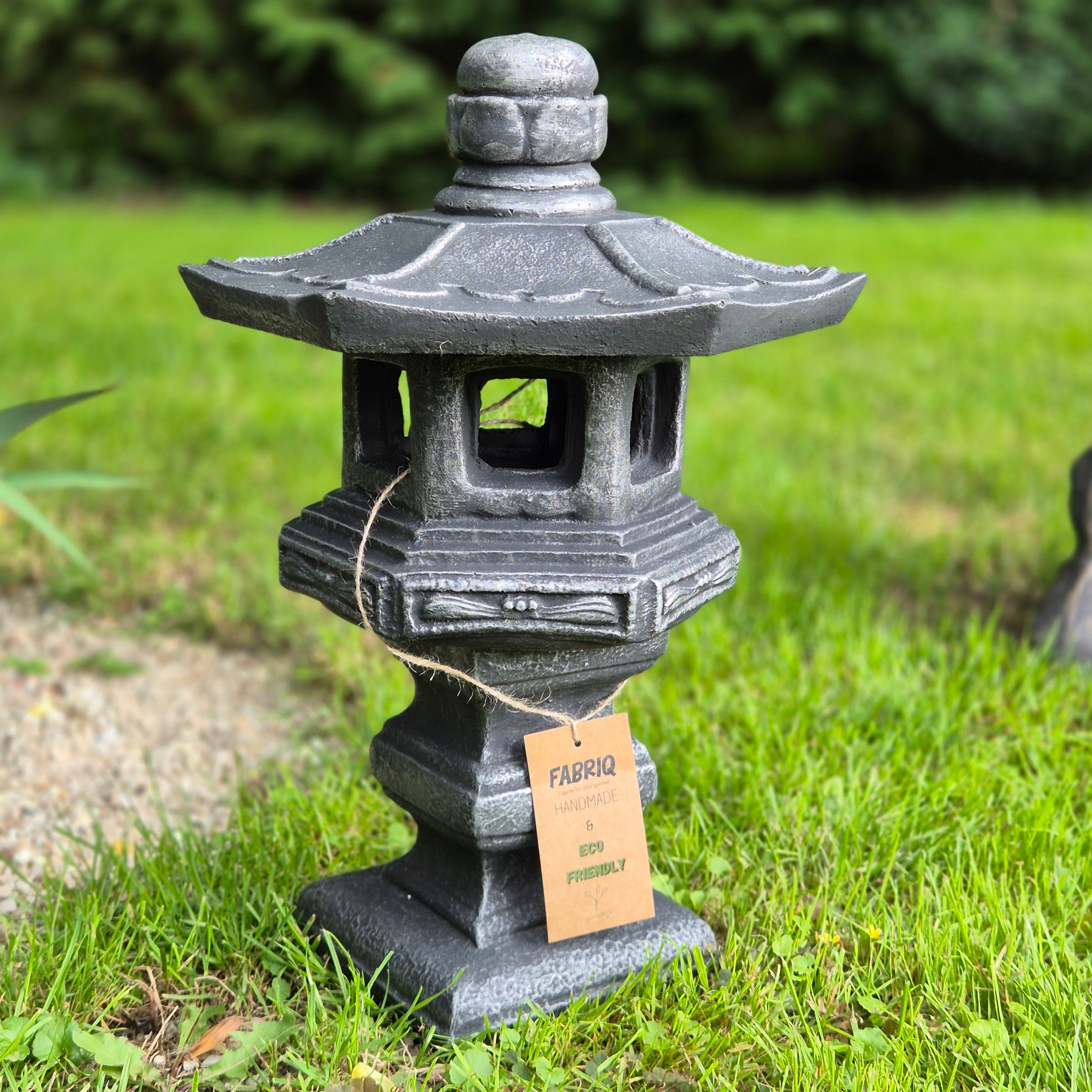 Japonská Lampa Strieborná Na Základe Betónovej Figúrky 12 kg 42 cm