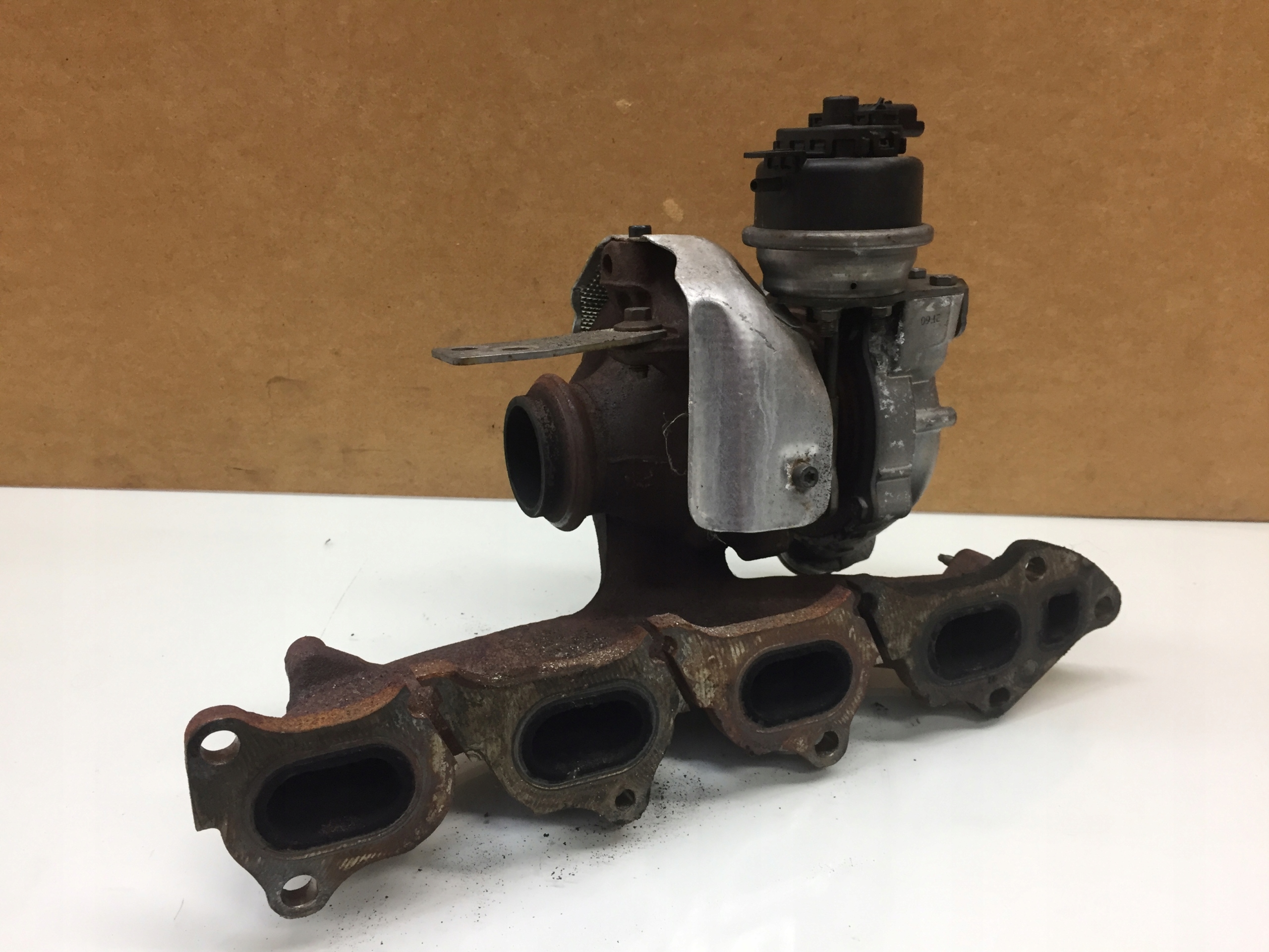 PEUGEOT 508 2 0 BLUE HDI TURBOSPREZARKA TURBINA Part manufacturer Peugeot original OE