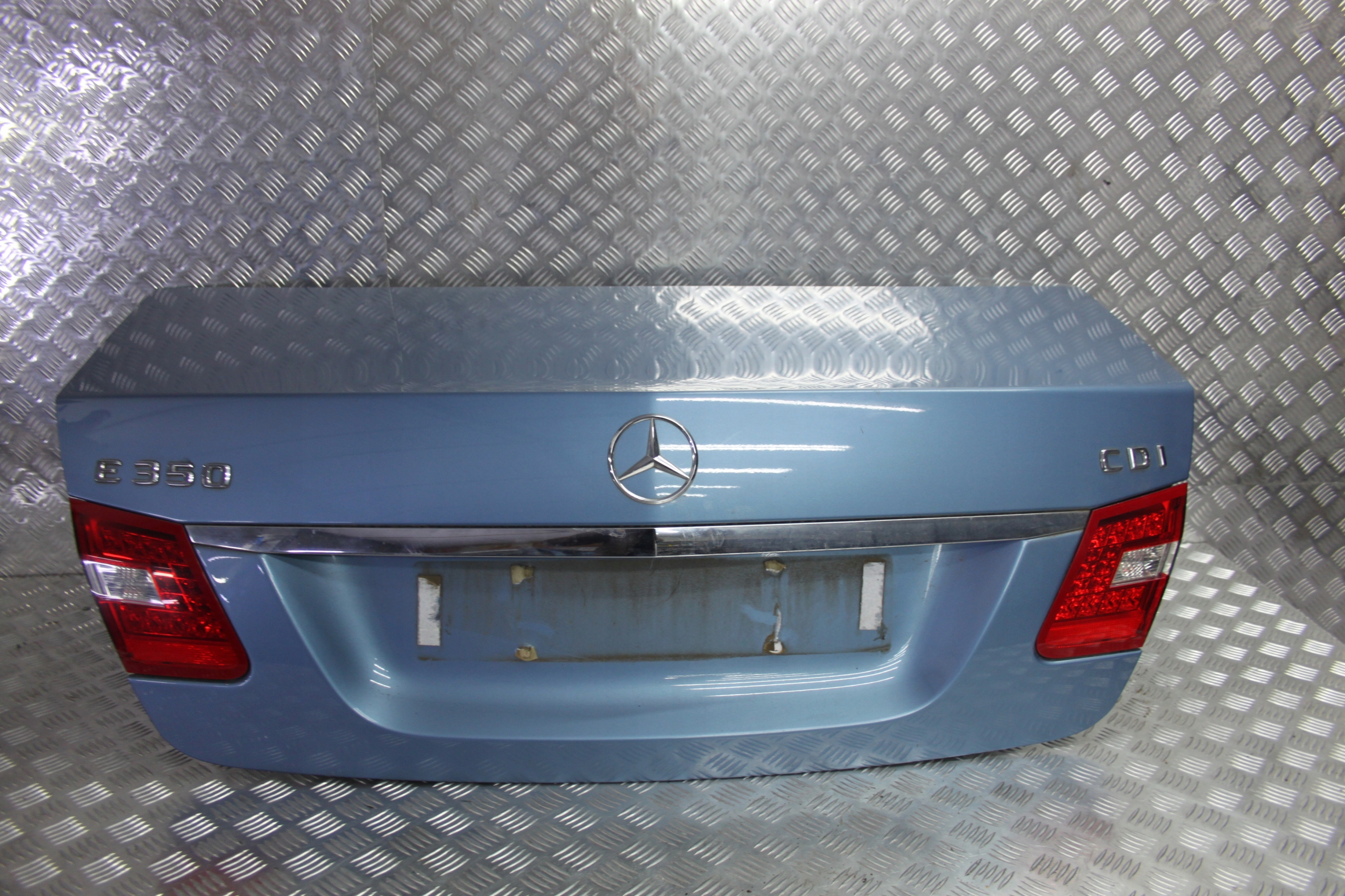 MERCEDES W212 KLAPA BAGAŻNIKA KOMPLET 230 2010R Typ samochodu Samochody osobowe