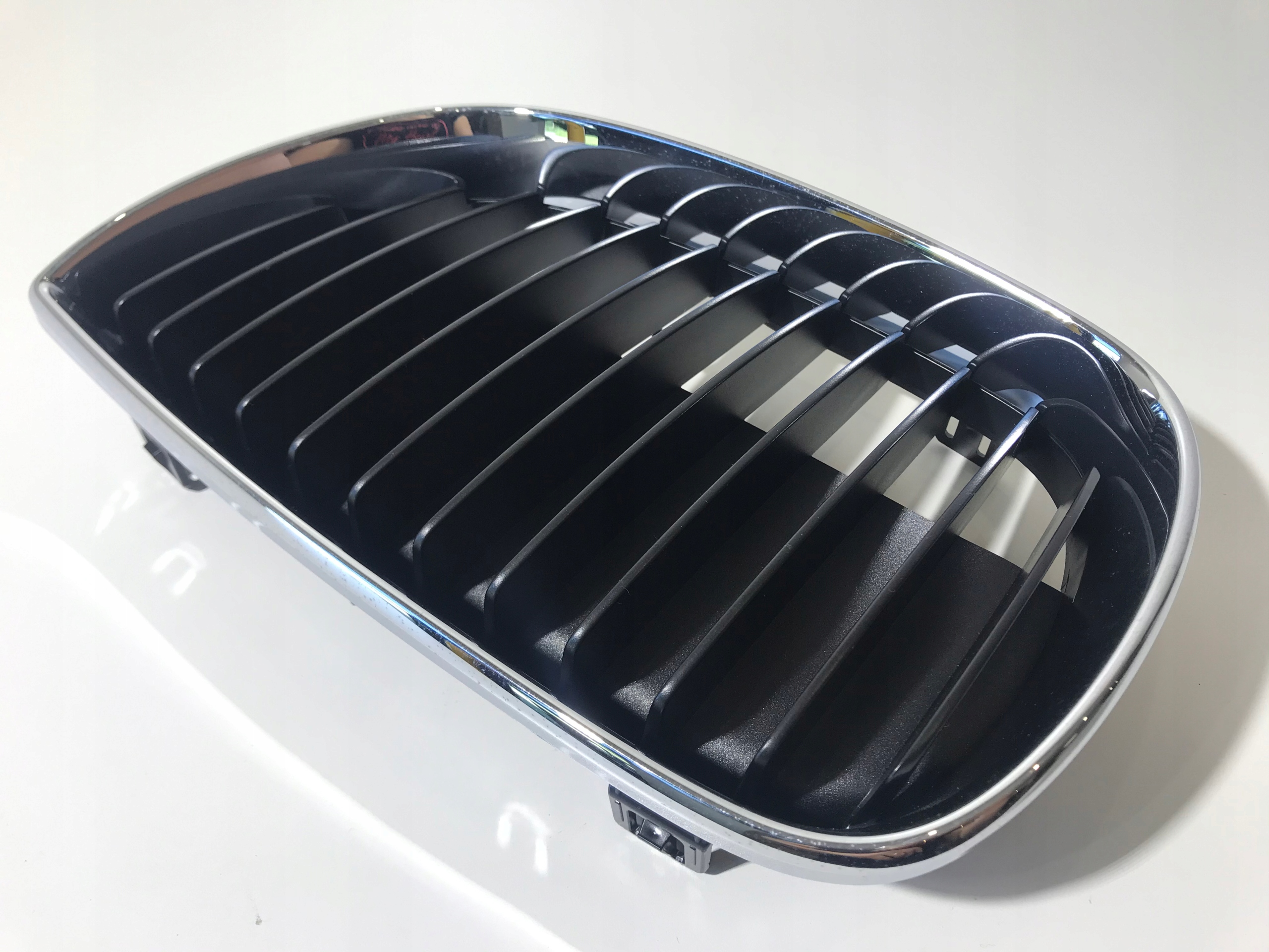 GRIL ATRAPA NERKA BMW 1 E81 E87 7127227 Producent części BMW OE