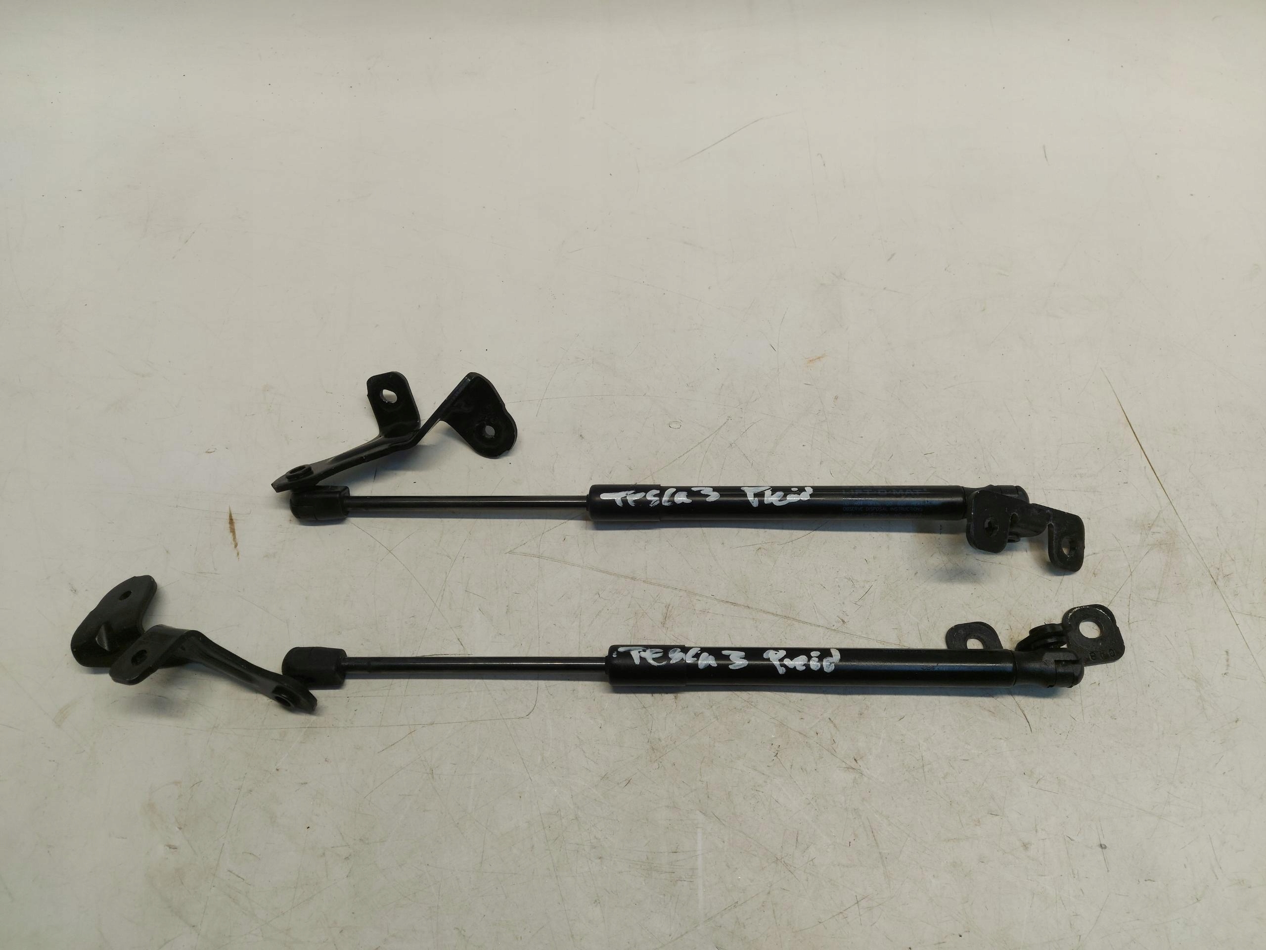 TESLA Model 3 III damper bonnets pokrywy front komplet 1091472-00-B