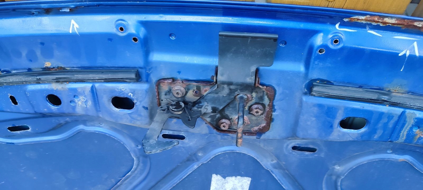 cofano VW Polo 9N CROSS LIFT LA5W