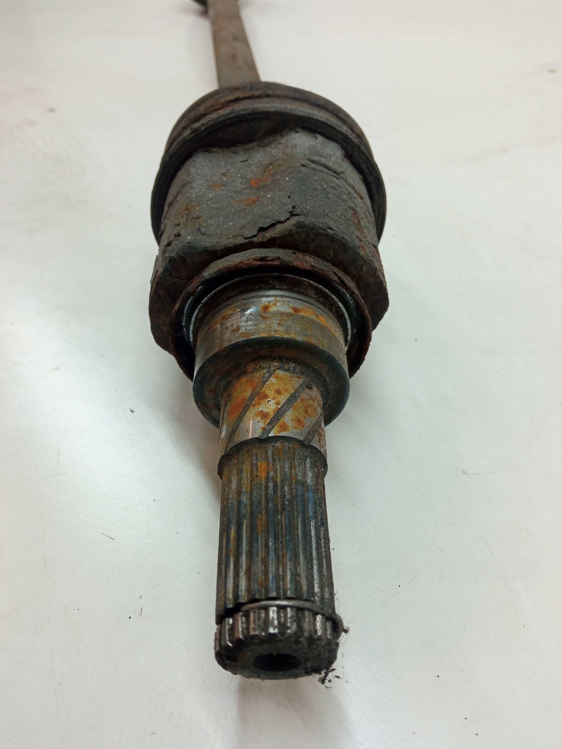 semi-axis left rear part 2.0 DCI 150 KM AWD Renault Koleos and (2007- )