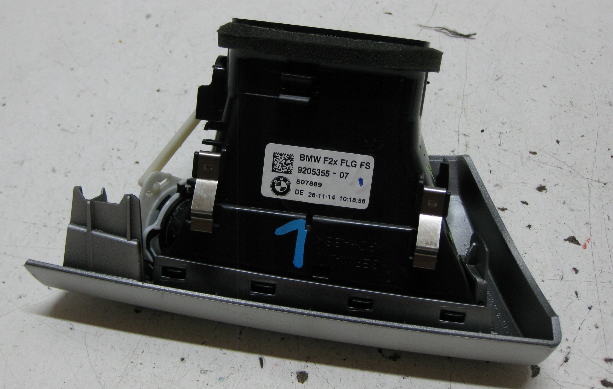 BMW F20 1.6i 14R grid air conditioning devices left 9205355