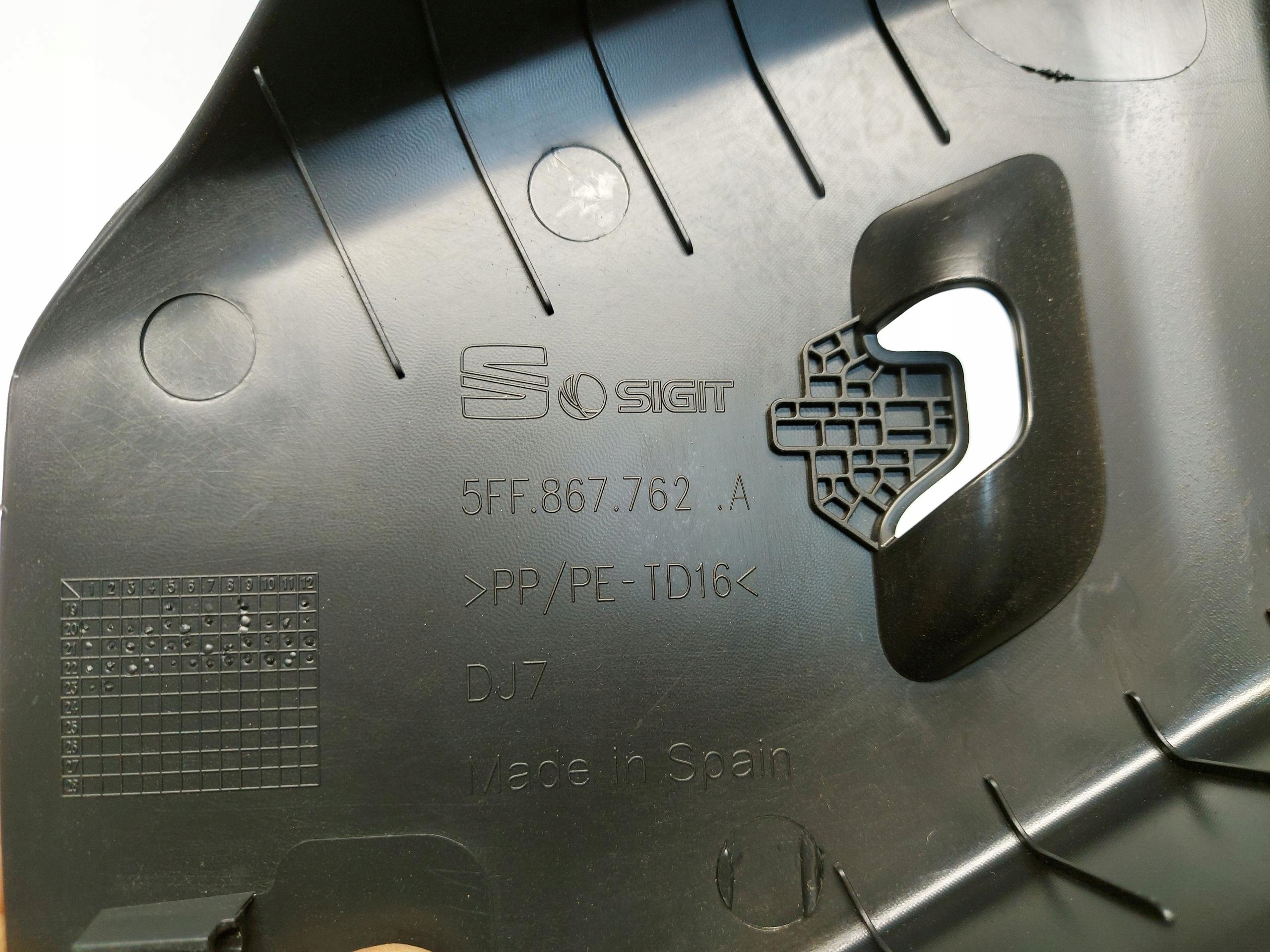 CUPRA FORMENTOR 5FF side upholstery right 5FF867762A
