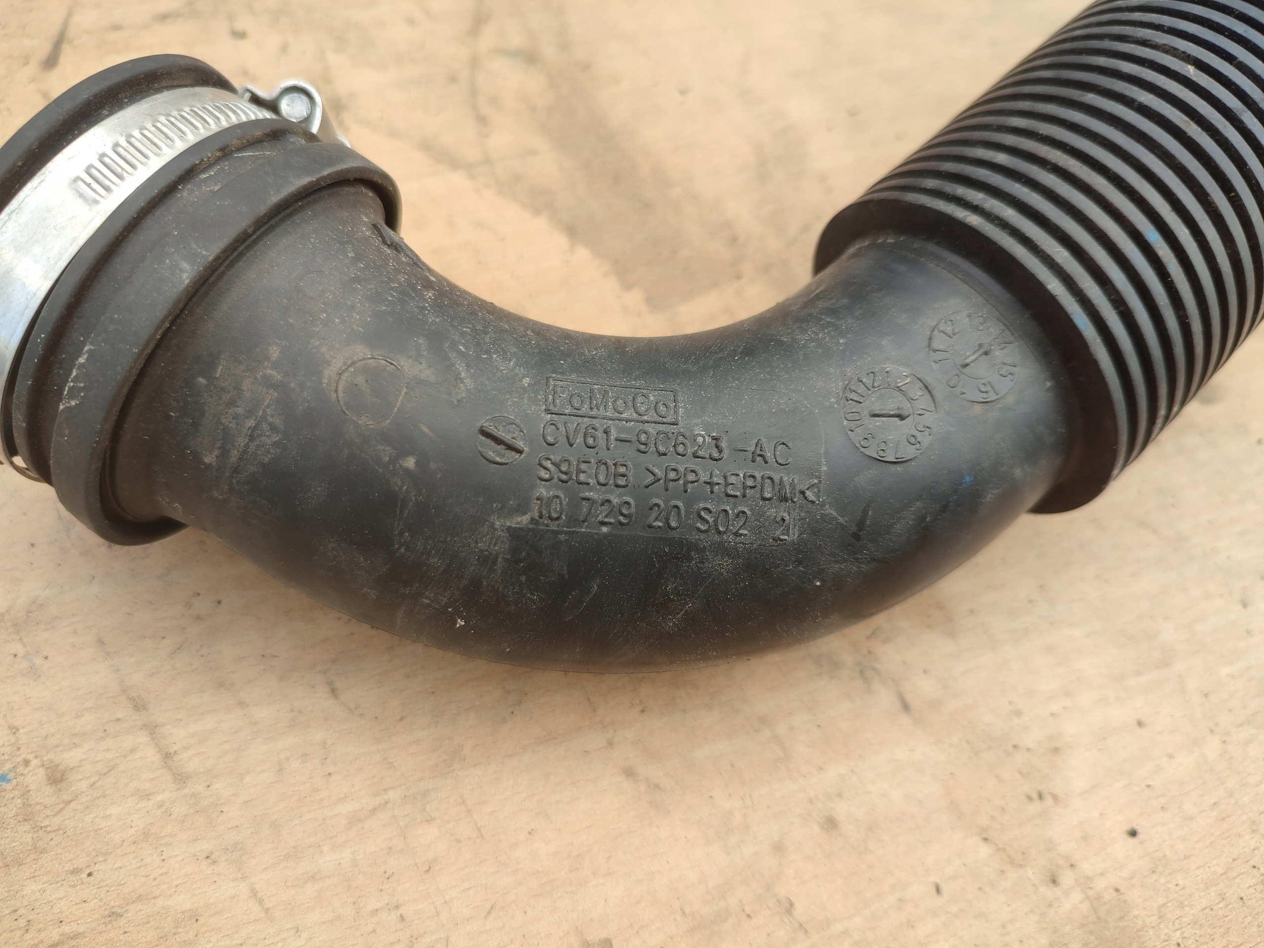 pipe air FORD FOCUS MK3 1.0 EB CV61-9C623-AC
