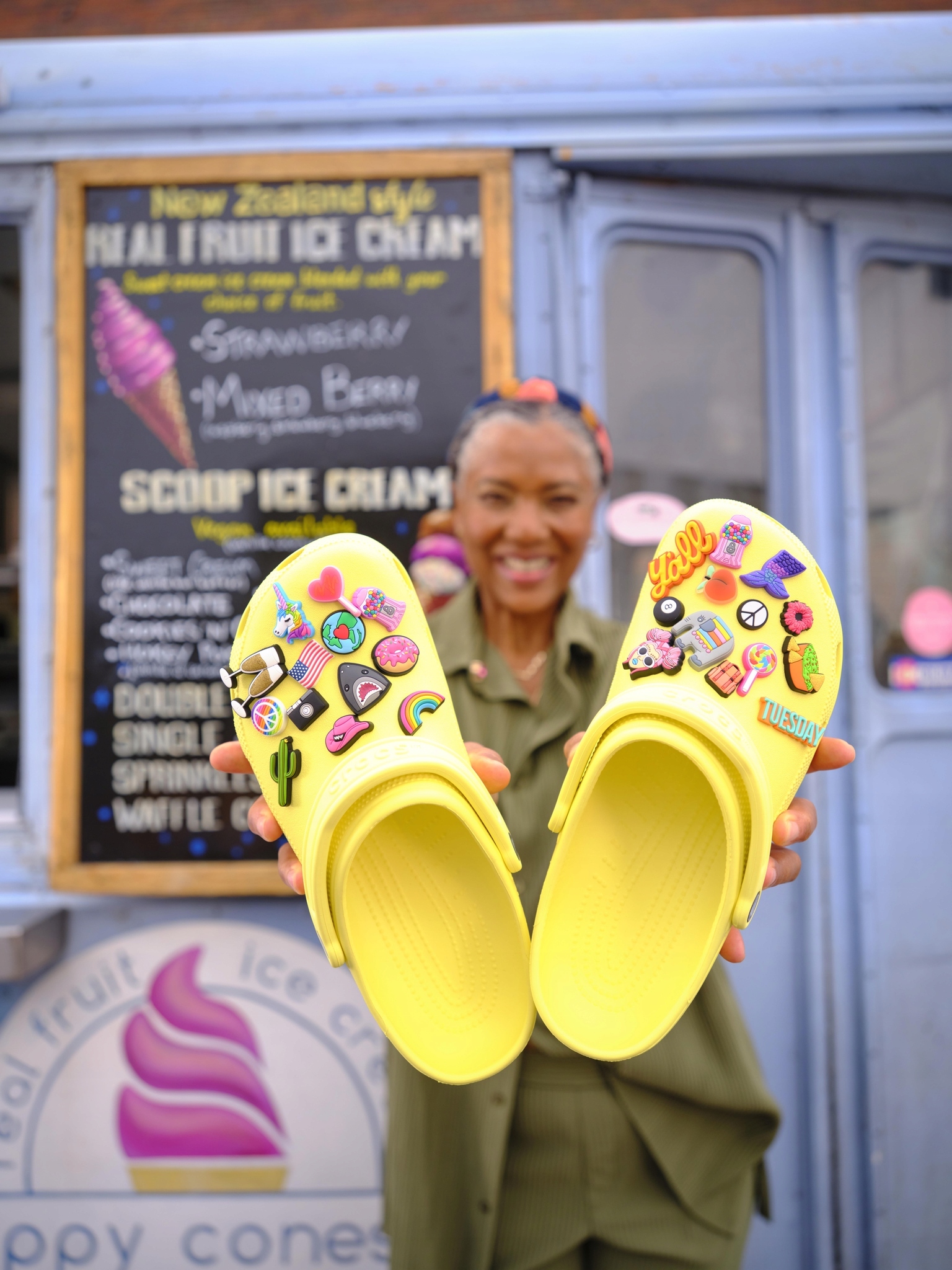 Damskie Buty Chodaki Crocs Baya Printed Clog 38-39 Materiał podeszwy oryginalna pianka Croslite