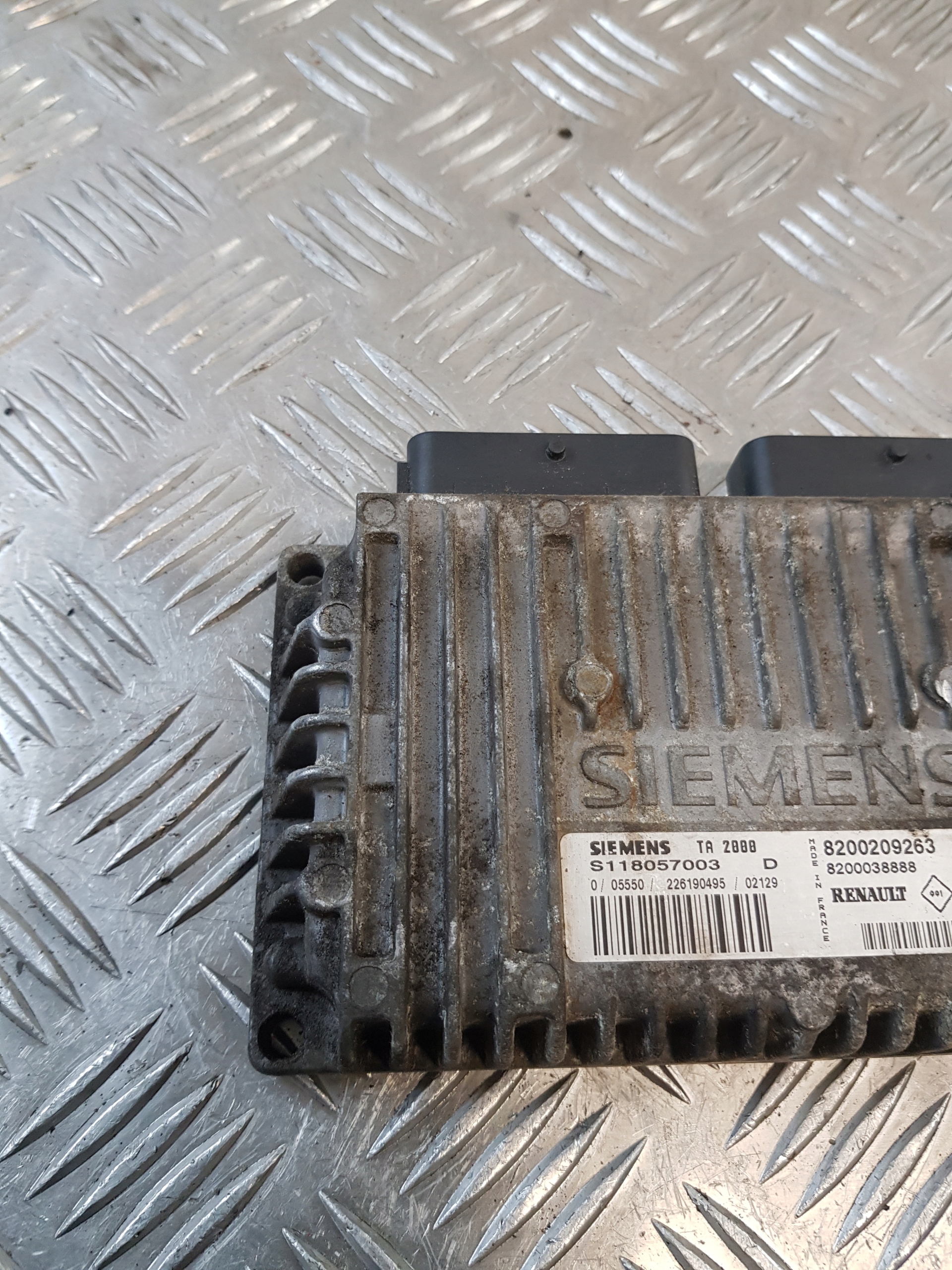 control unit module gearboxes 8200209263 S118057003D RENAULT SCENIC and 1.6