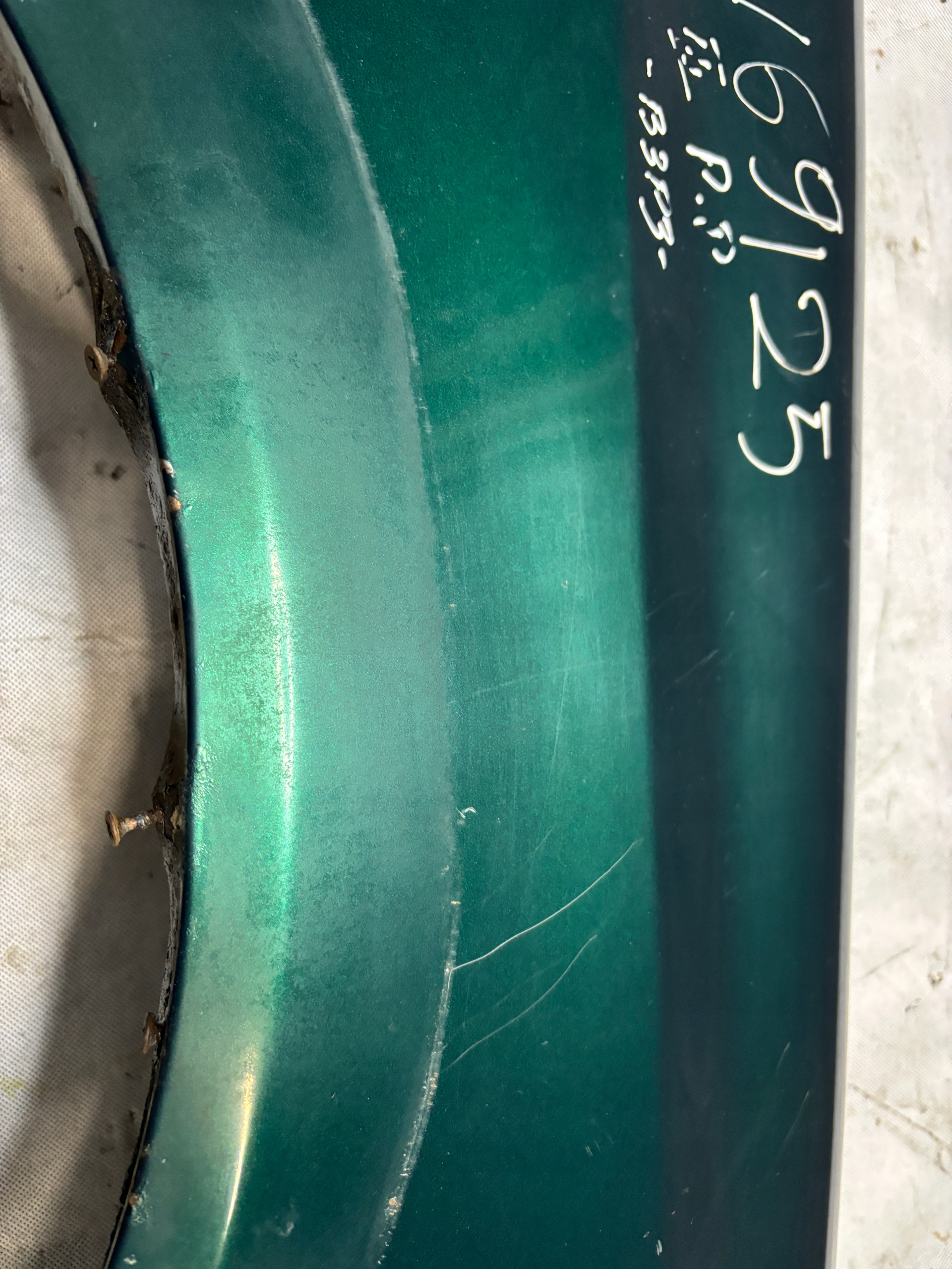 fender right front Volkswagen Golf III 3 k: LC6P