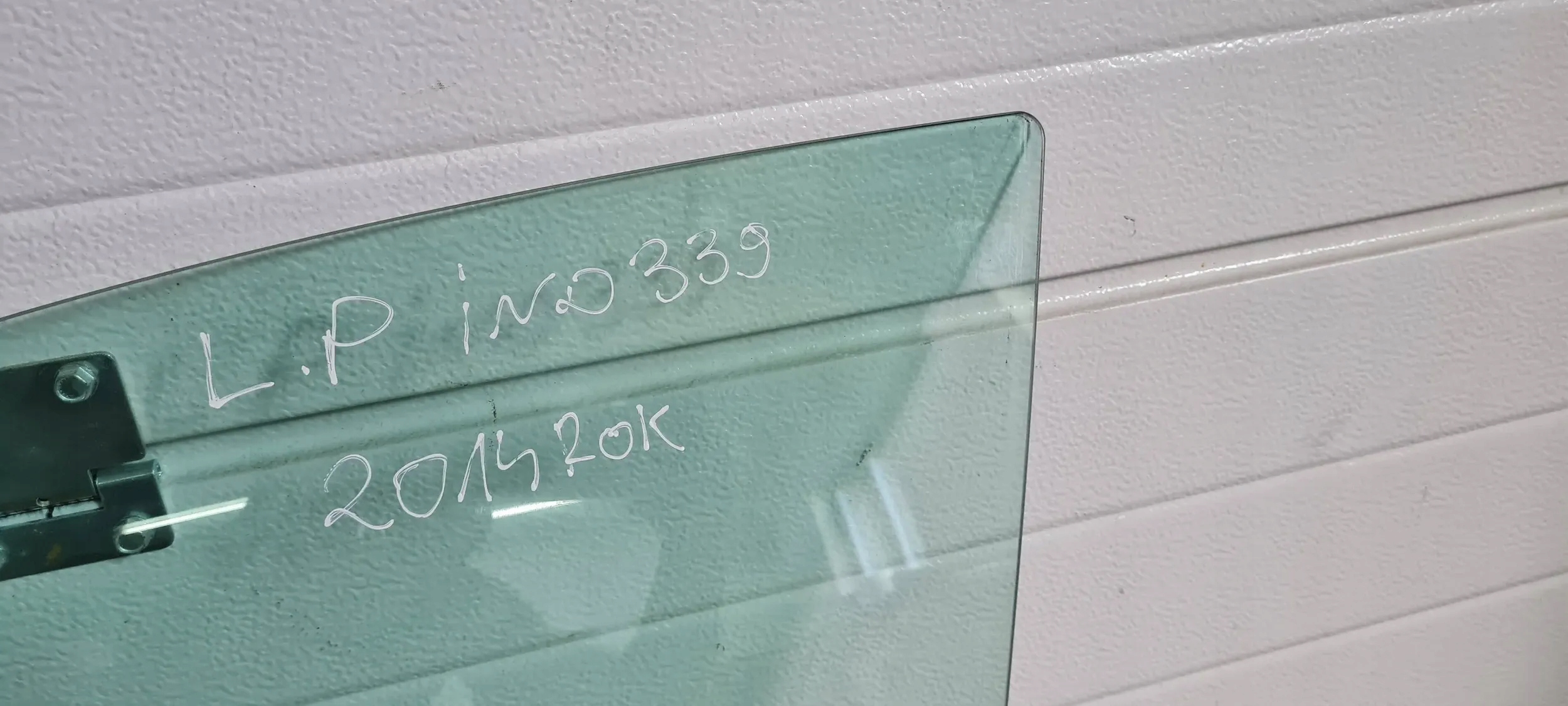S3 8V sedan A3 window door left left front AS2 14R 8V5845201