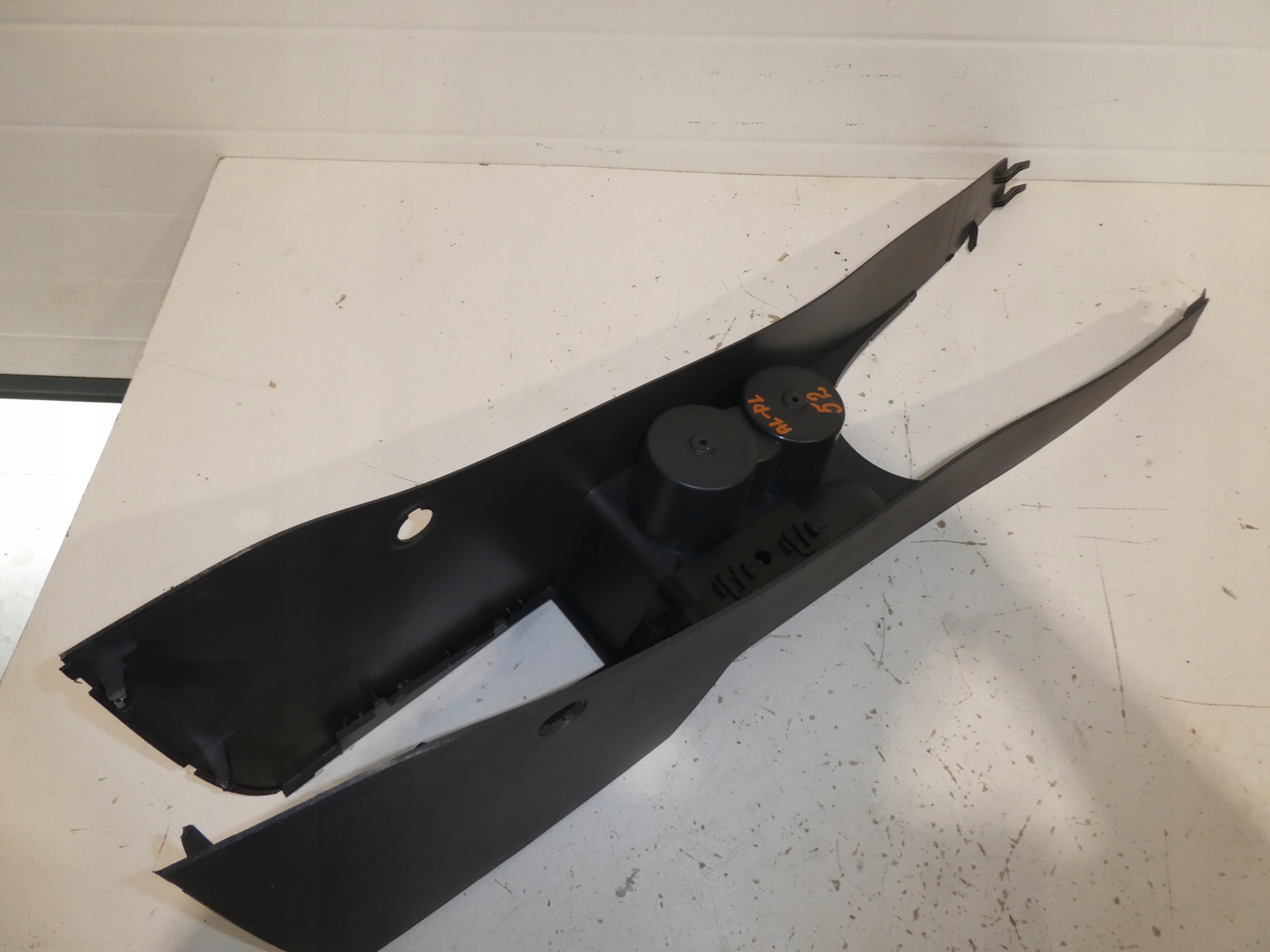 TUNEL MITTE VW TOURAN 1T 1T0863679C